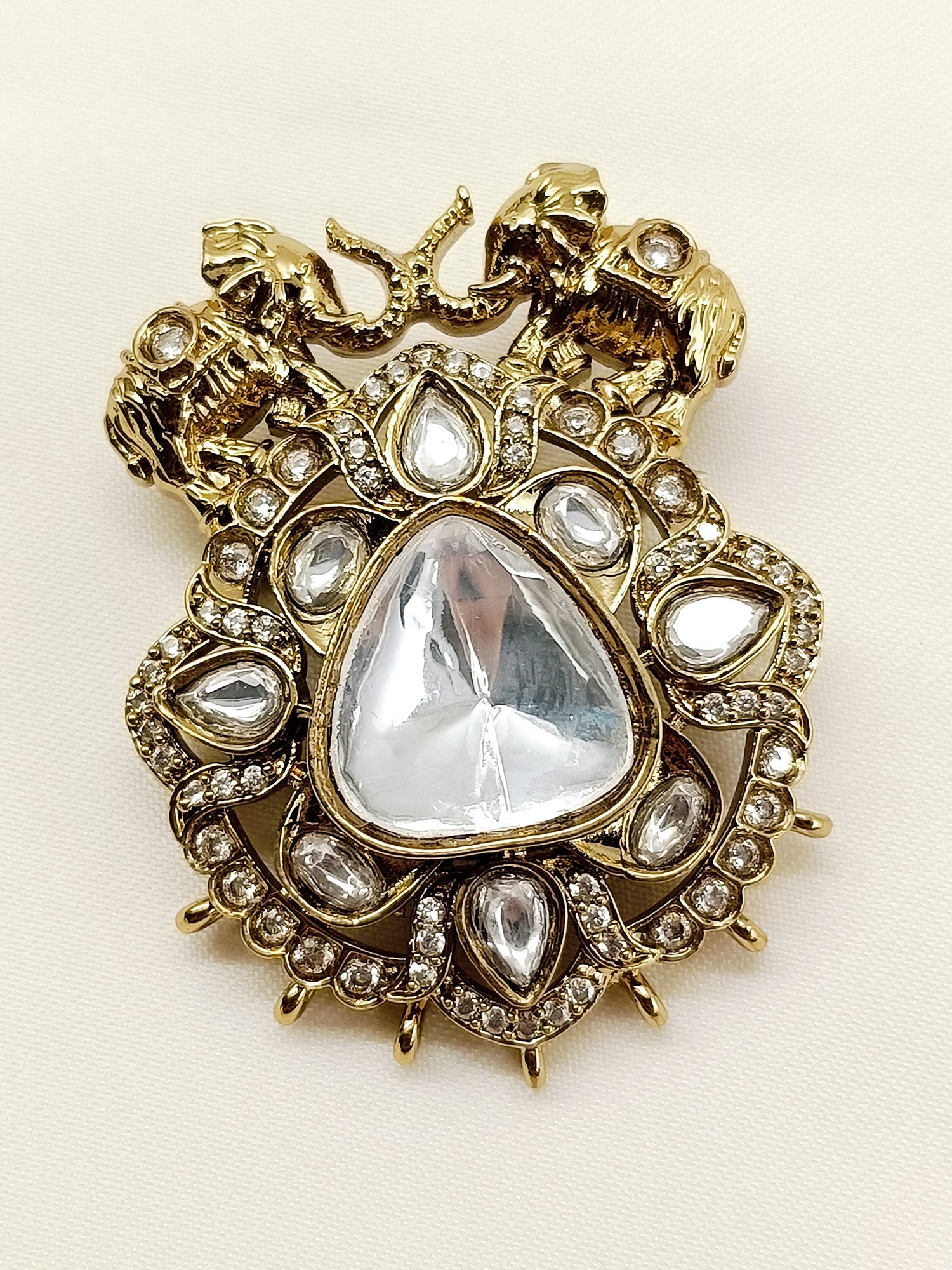 Jayvesh White Men's Brooch