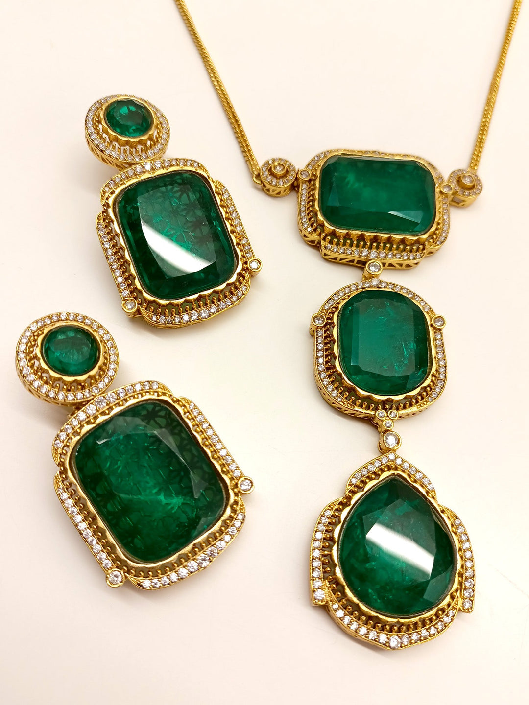 Pratigya Emerald American Diamond Pendant Set