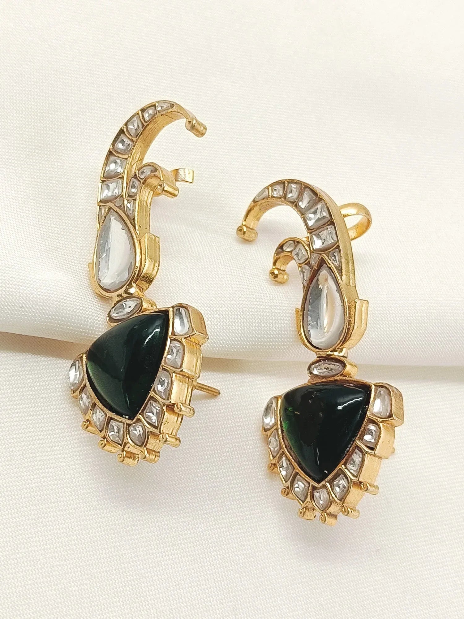 Lata Green Kundan Earcuff