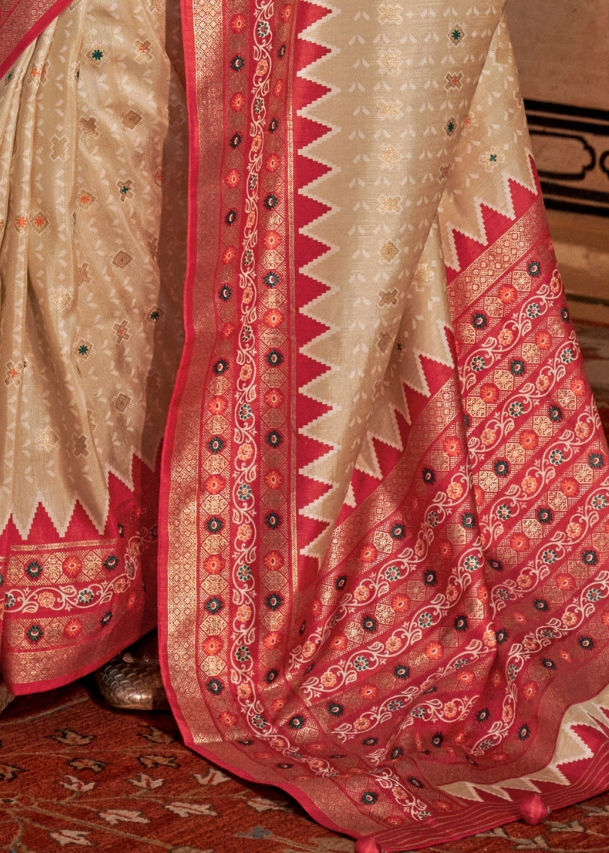 Sand Brown Silk Saree With Traditional Classic Design - qivii