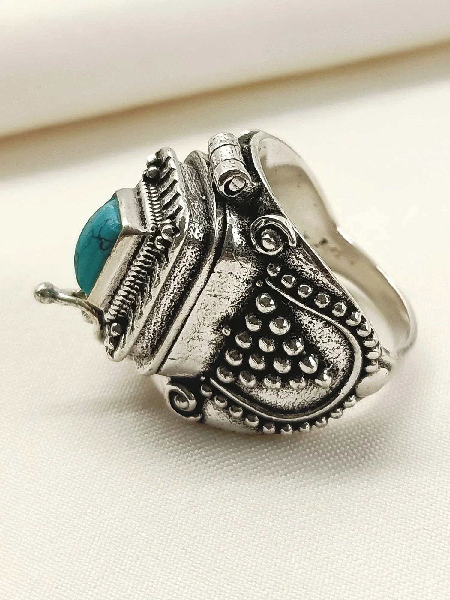 Palak Firozi Western Finger Ring
