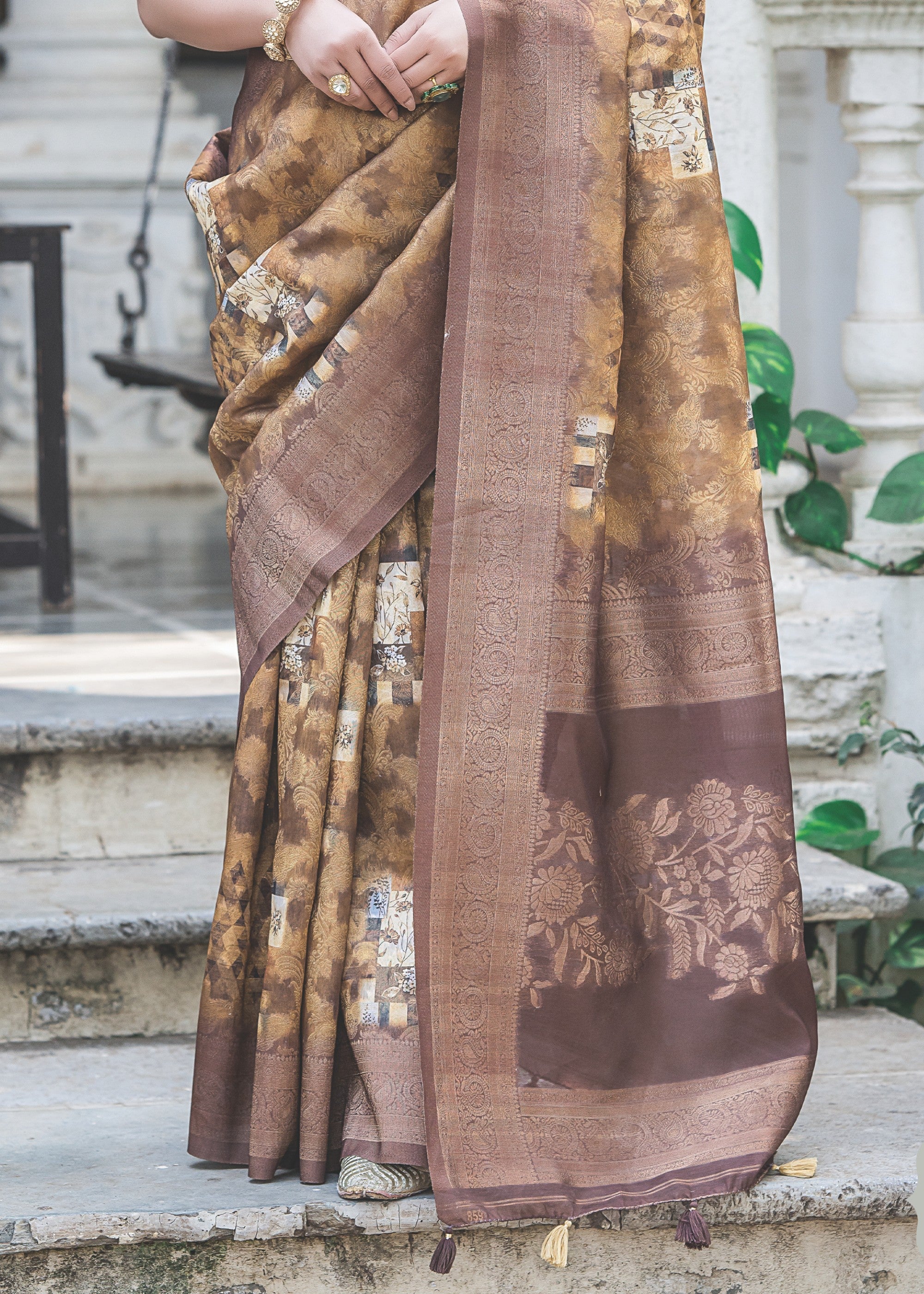 Toffee Brown Woven Silk Saree with Contrast Pallu - qivii
