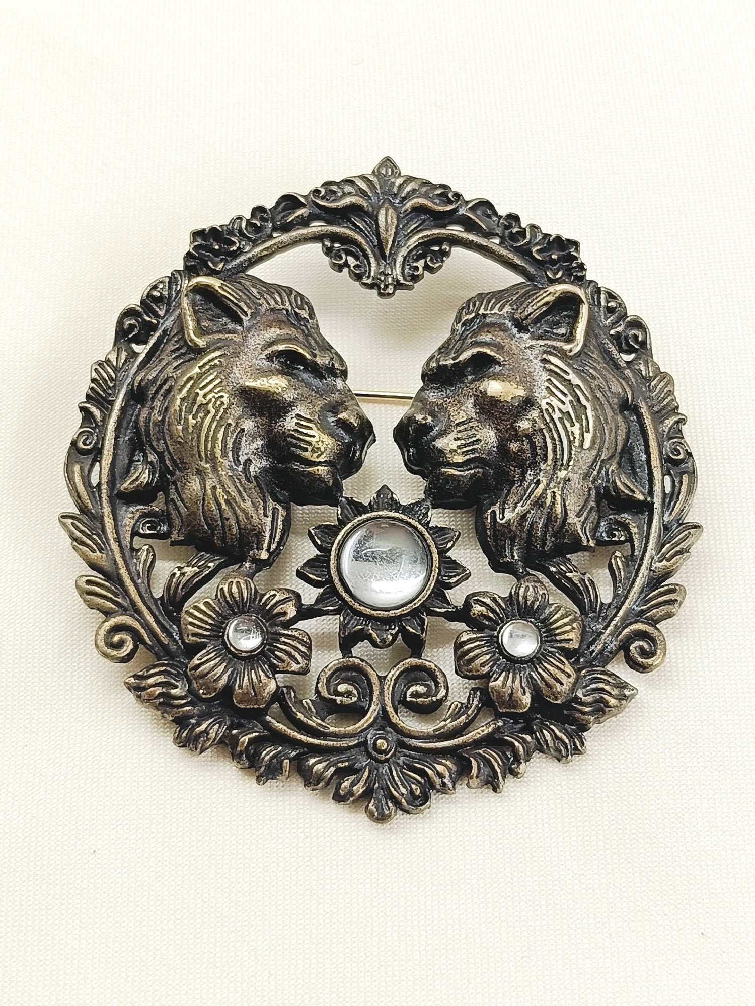 Hemansh Antique Gold Lion Men's Brooch