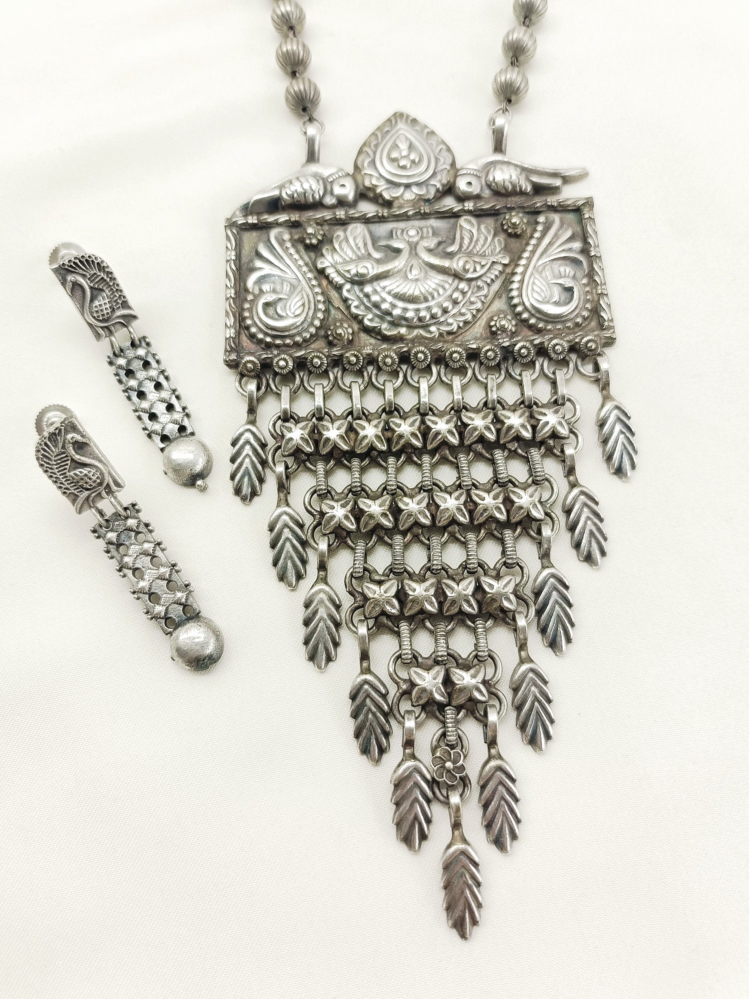 Vinesha Plain Oxidized Necklace Set