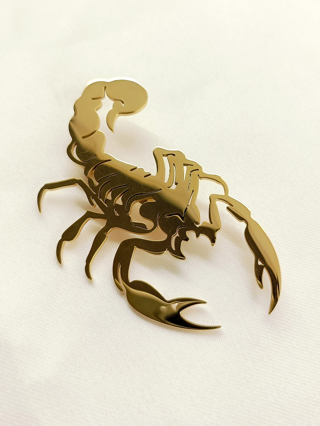 Dipali Scorpion Golden Men's Brooche