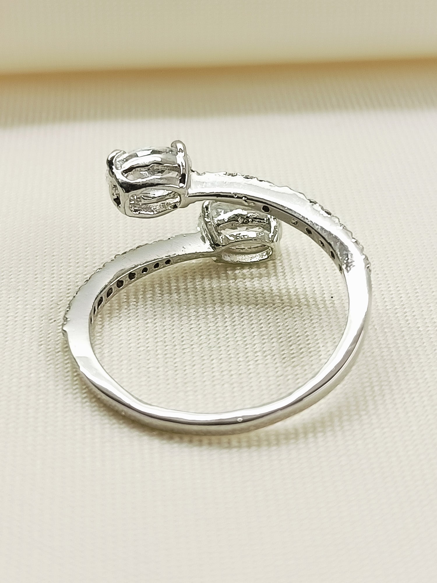 Juni 92.5 Silver Swarovski Stone Finger Ring - qivii