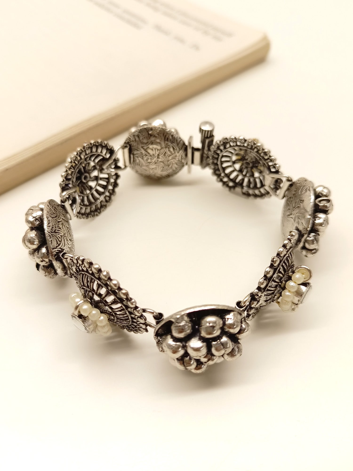 Arvika Cream Oxidized Silver Bracelet - qivii