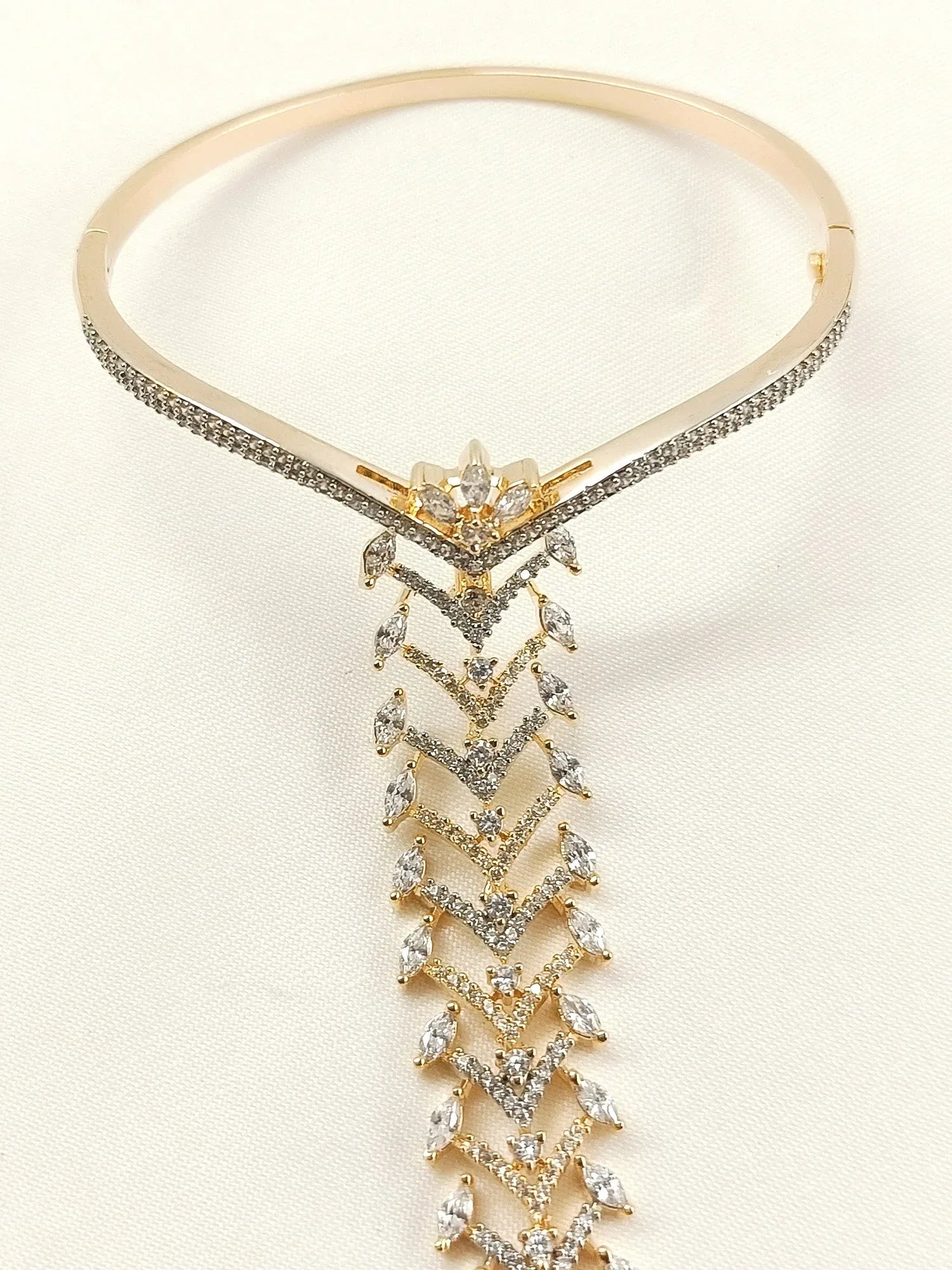 Natalia White American Diamond Hathphool