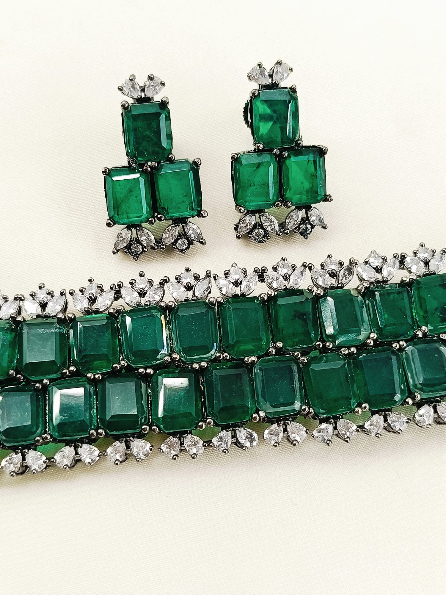 Raima Green Victorian Choker Set