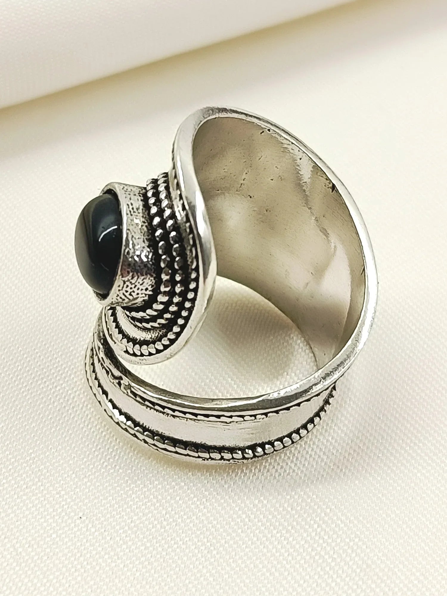 Keily Black Western Finger Ring