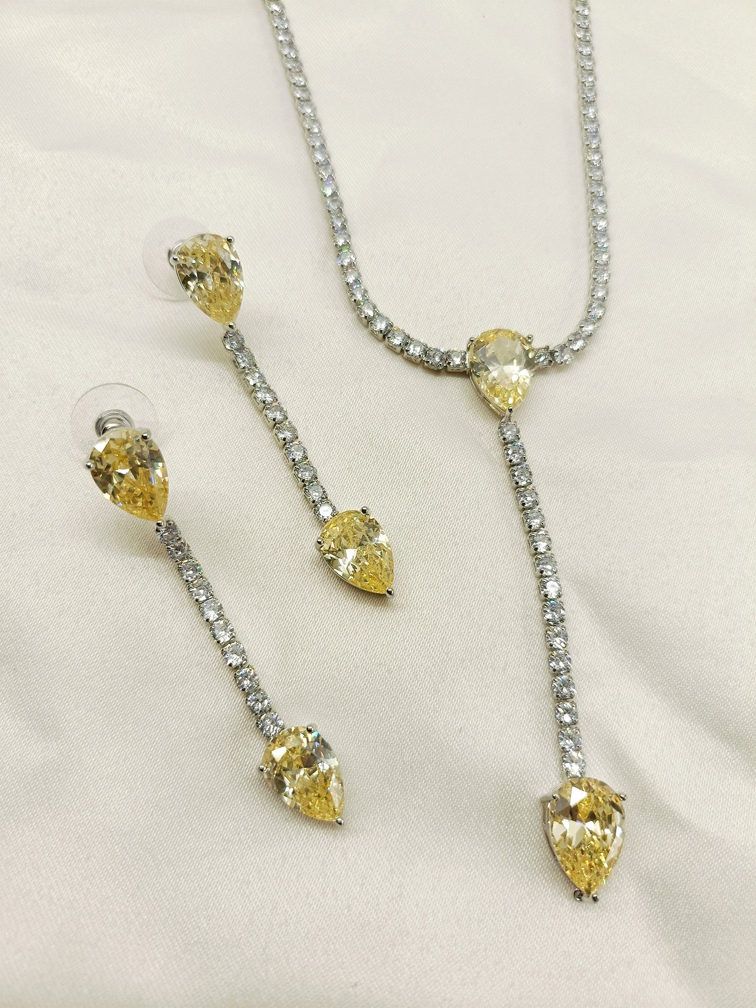 Cureza Yellow American Diamond Necklace Set - qivii