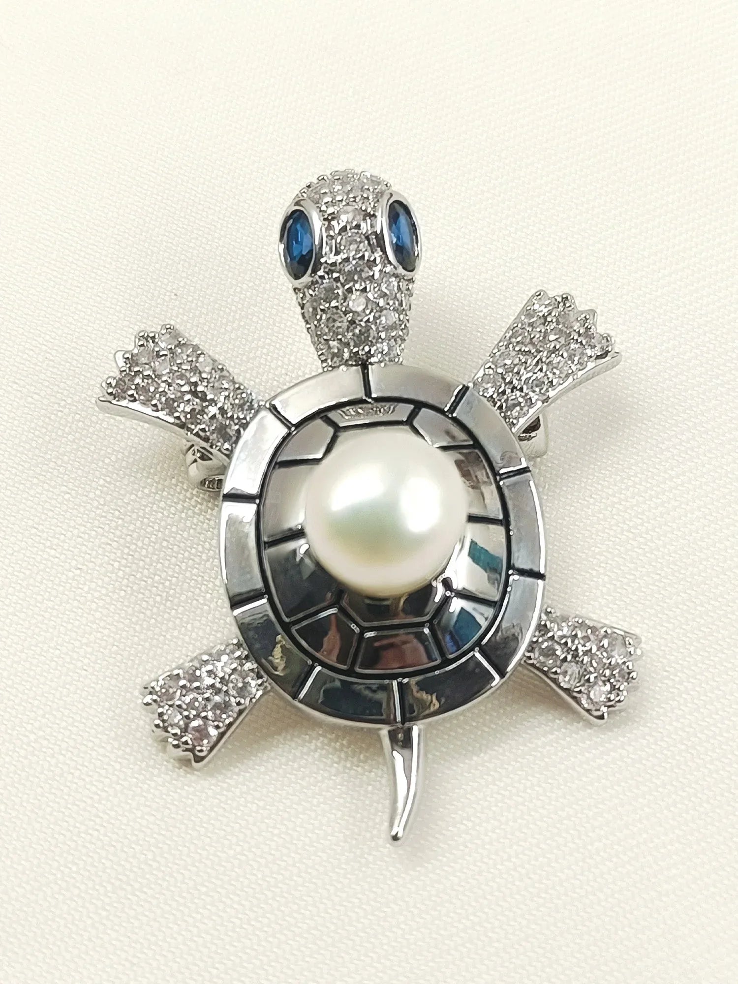 Amla White Pearl Turple Brooch