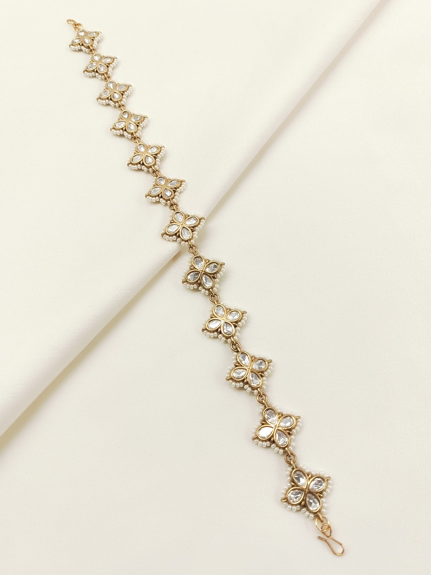 Nehal White Kundan Sheeshpatti