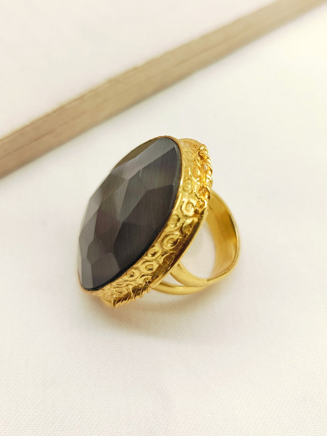  Exquisite Sanya Grey Natural Stone Finger Ring, crafted with high-quality natural stone, a timeless piece that complements any jewelry collection