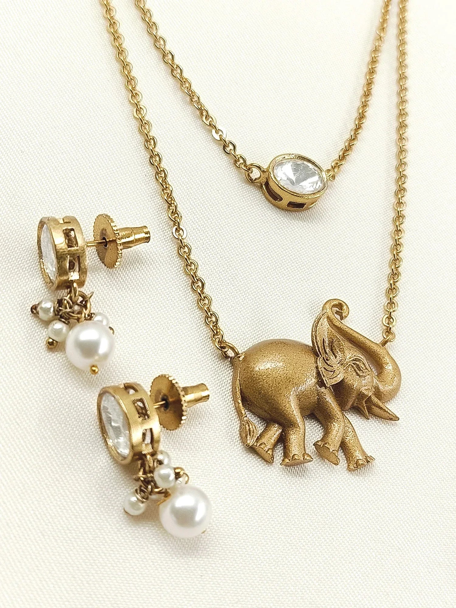 Roohi White Kundan Pendant Set