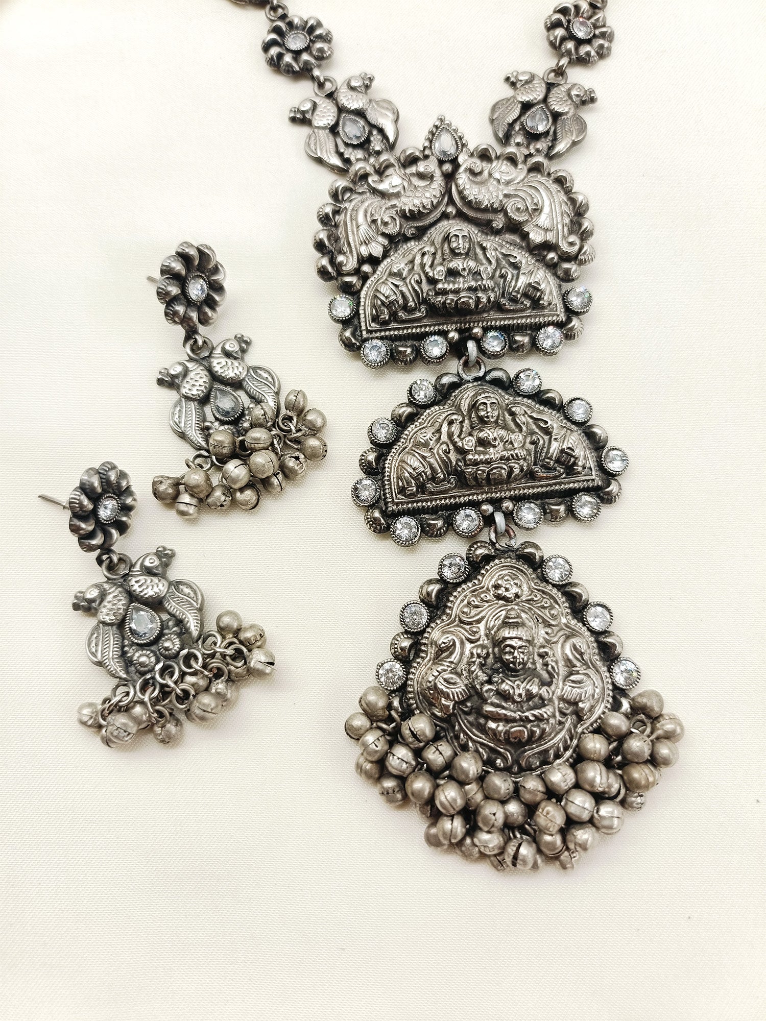 Hritika White Oxidized Necklace Set