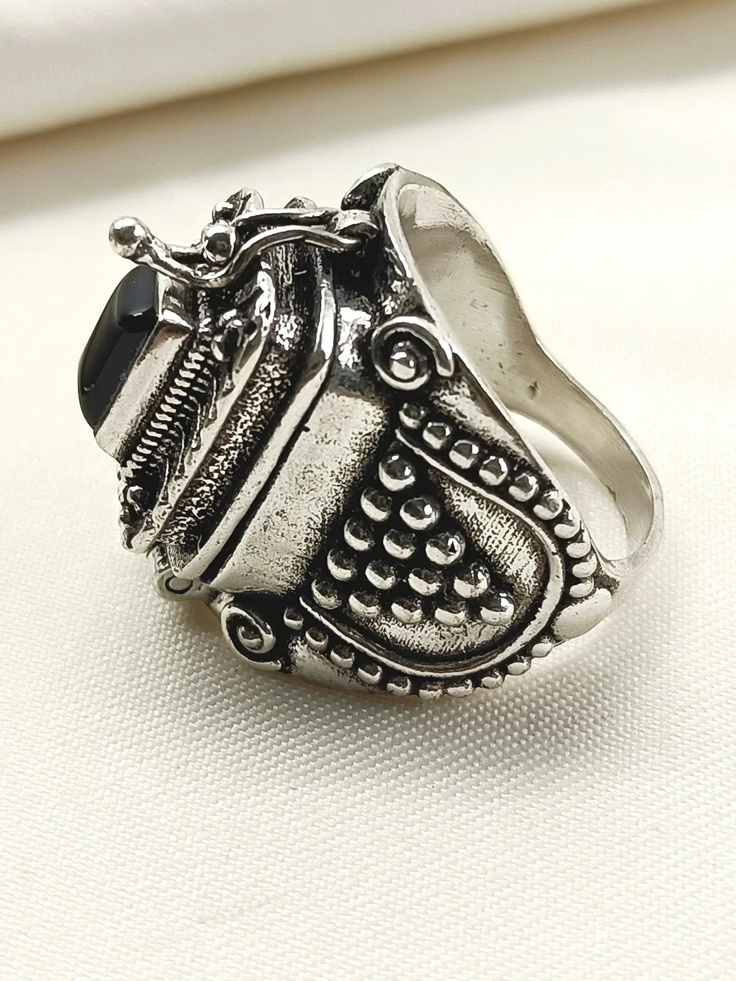 Dhara Black Western Finger Ring