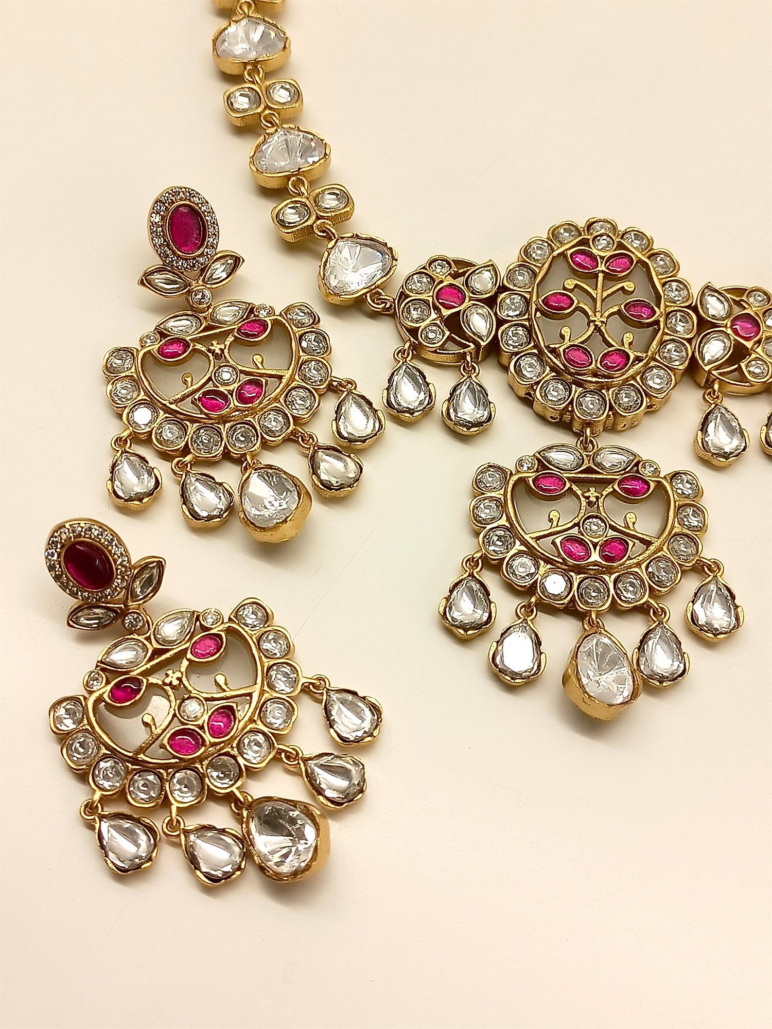 Iraye Majenta Boutique Choker Set - qivii