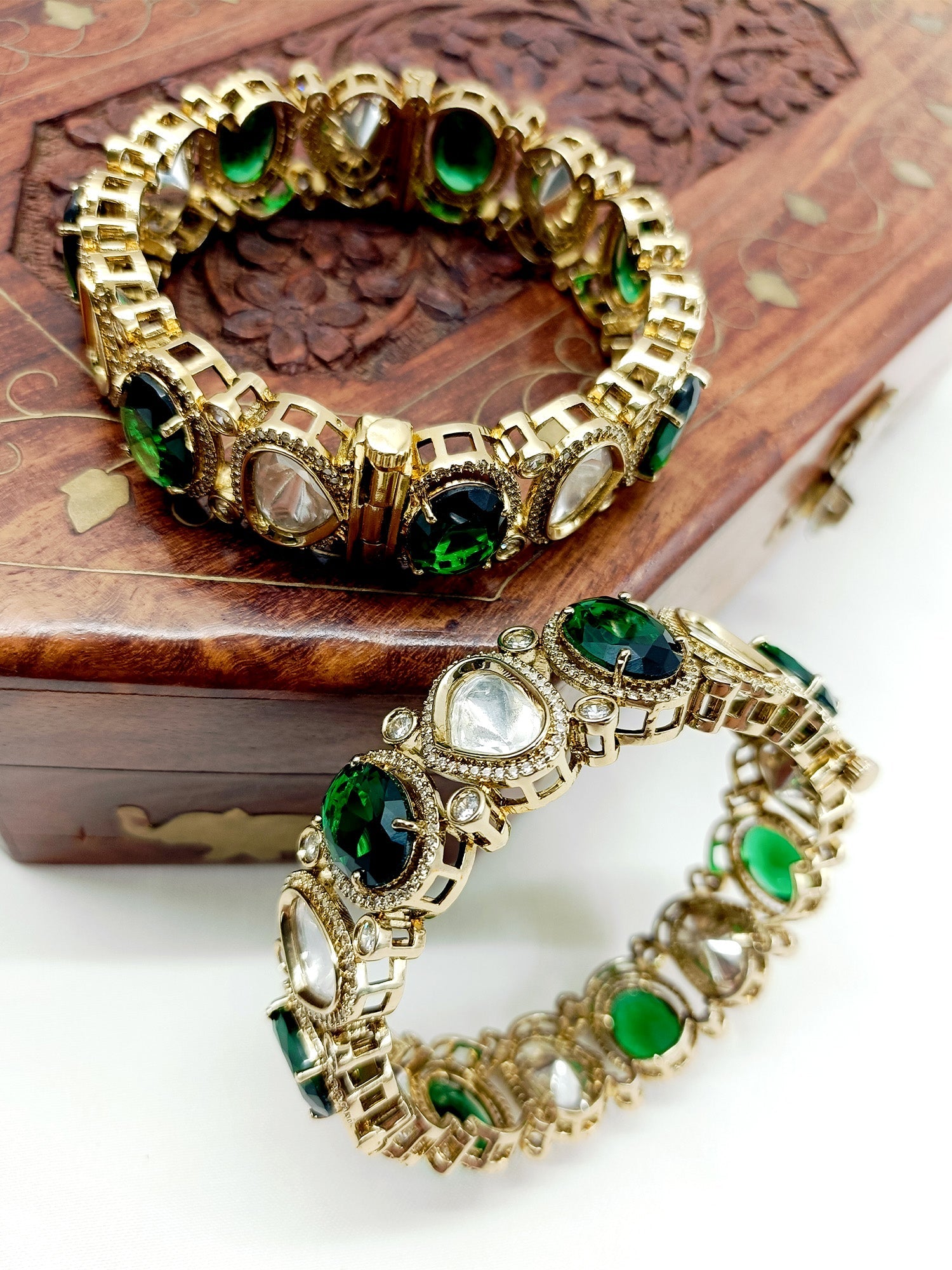 Nitibhaa Green Victorian Bangle Set Of 2