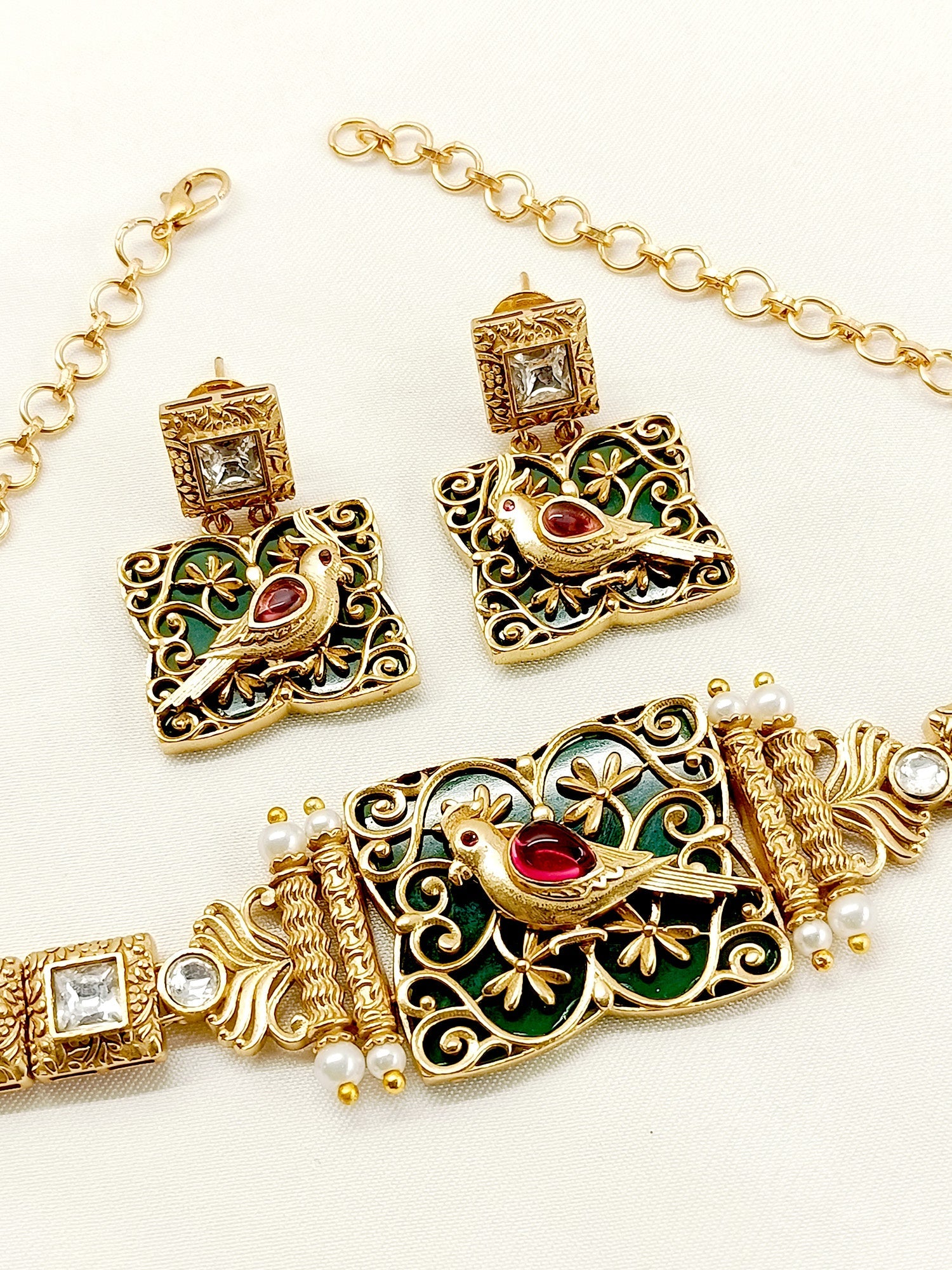 Yadavi Green Boutique Choker Set - qivii