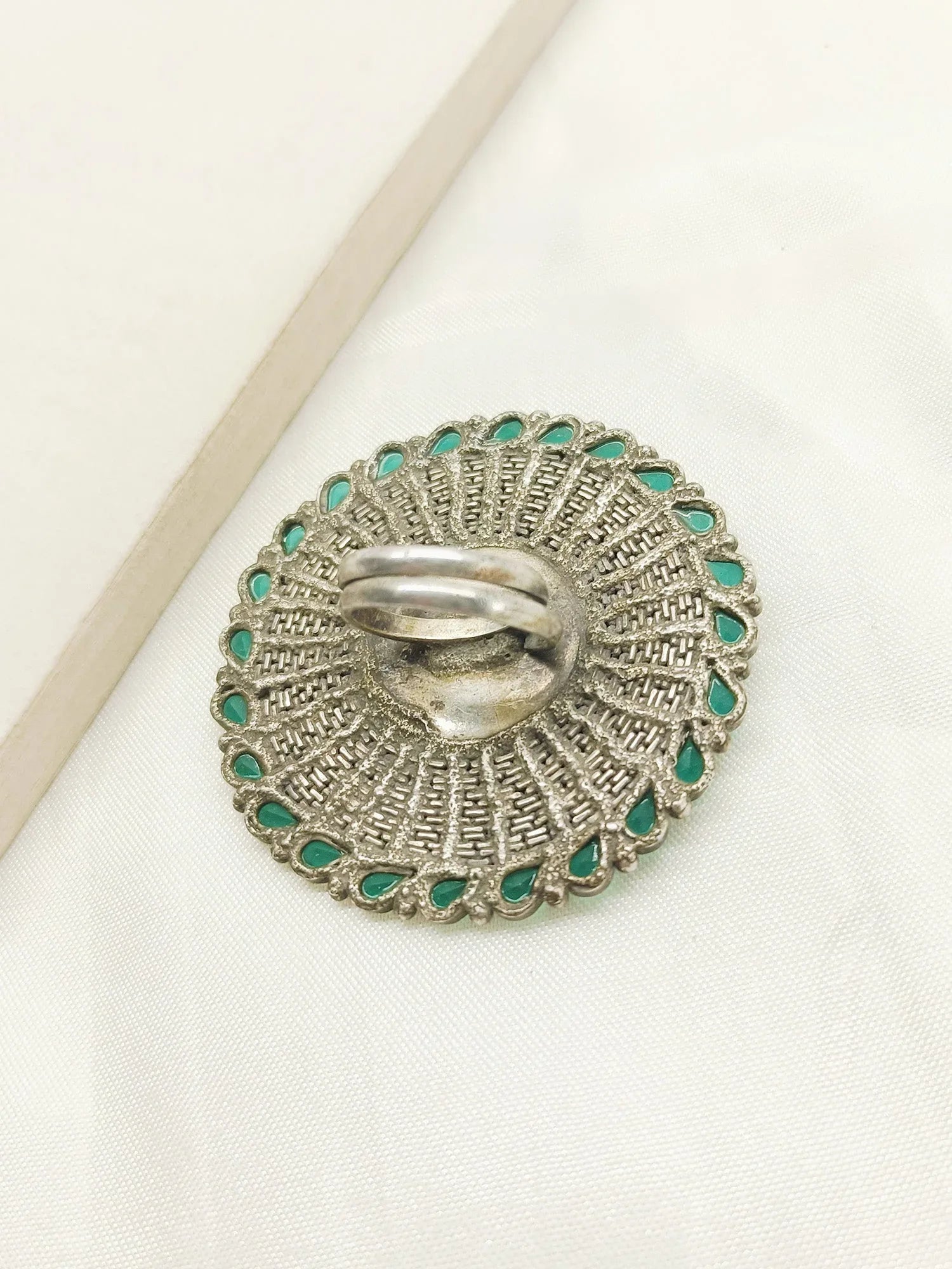 Nayu Green Oxidized Finger Ring