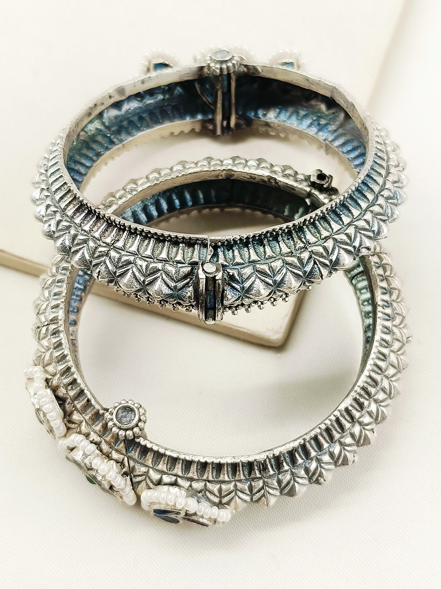 Hanvita Multi Colour Oxidized Bangle