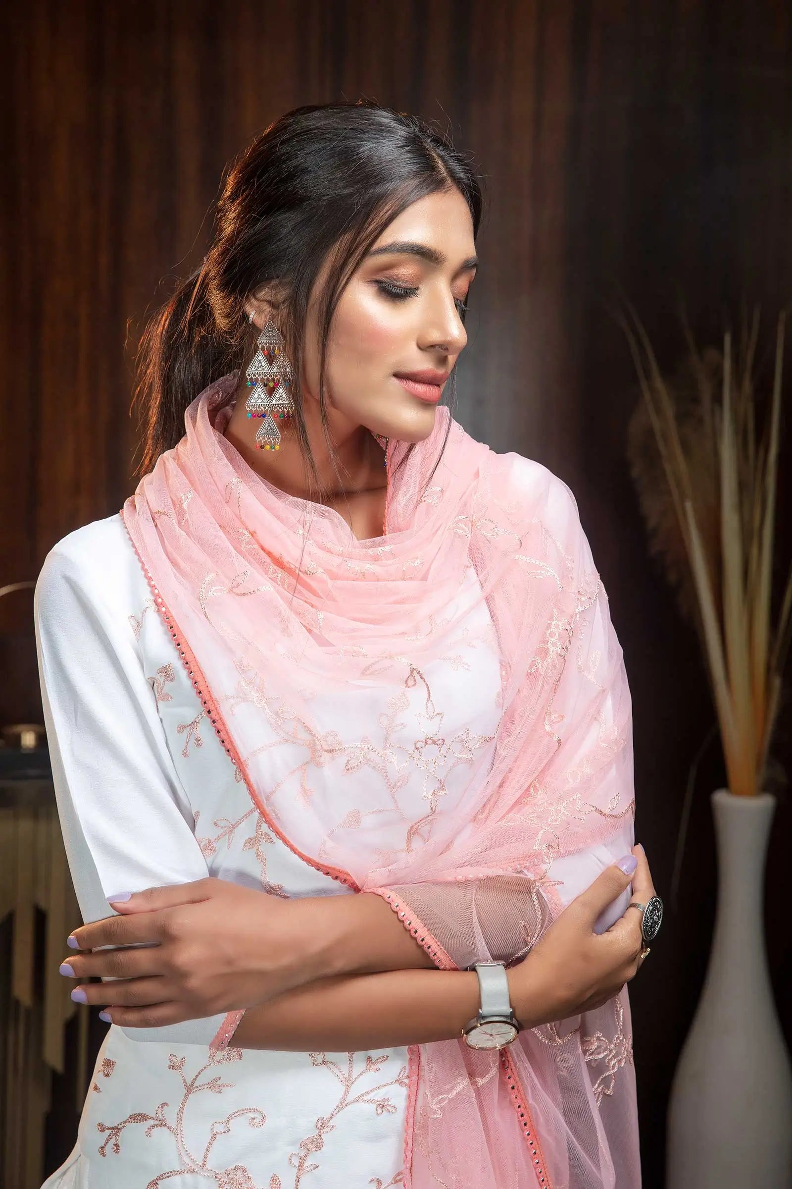 White Pink Georgette Salwar Suit With Thread Embroidery Work - qivii