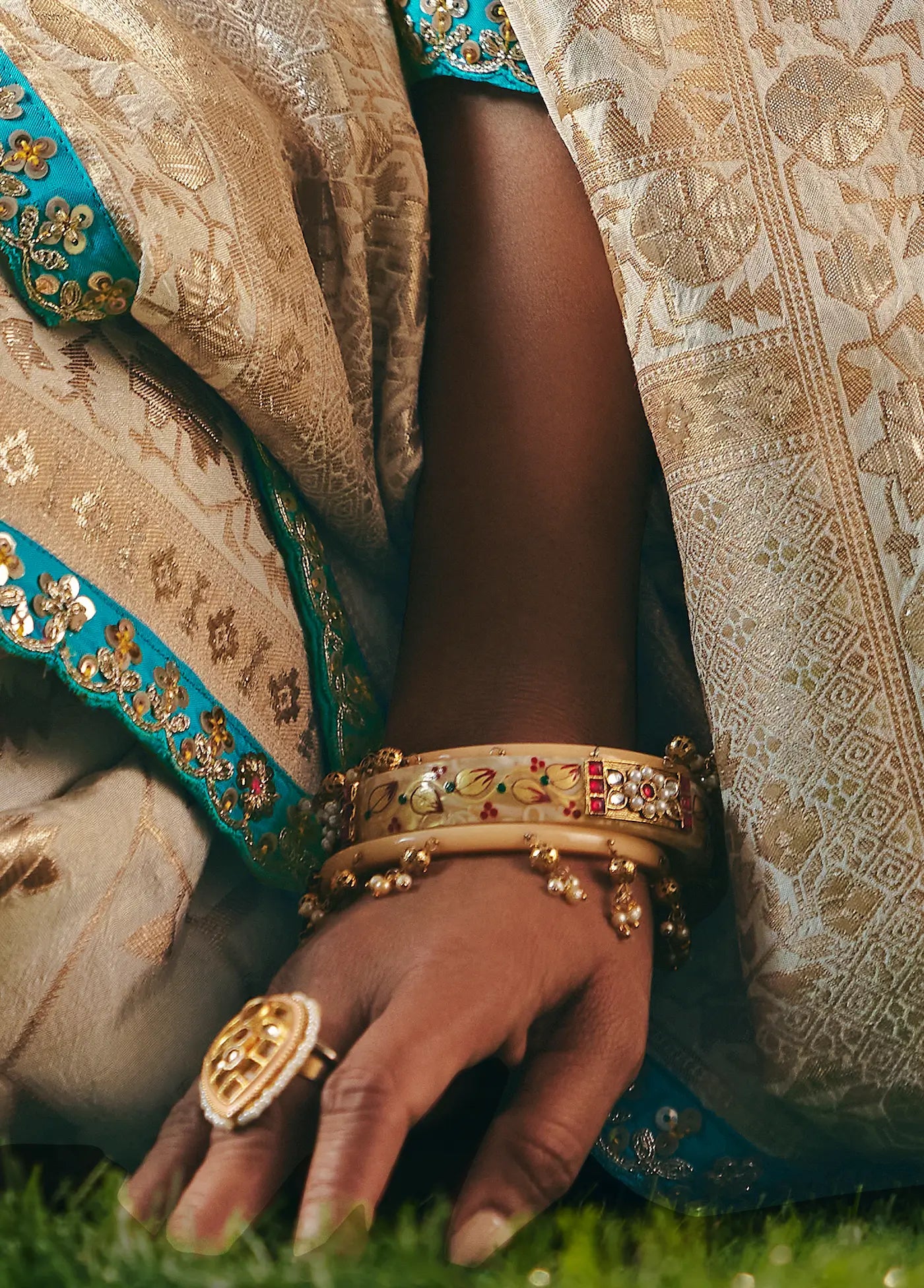 Antique White Dola Silk Saree With Embroidery Work Blouse - qivii