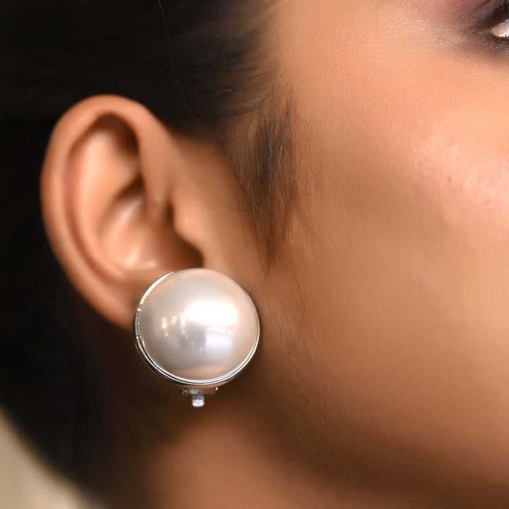 Mariah Pearl White Natural Pearl Stud