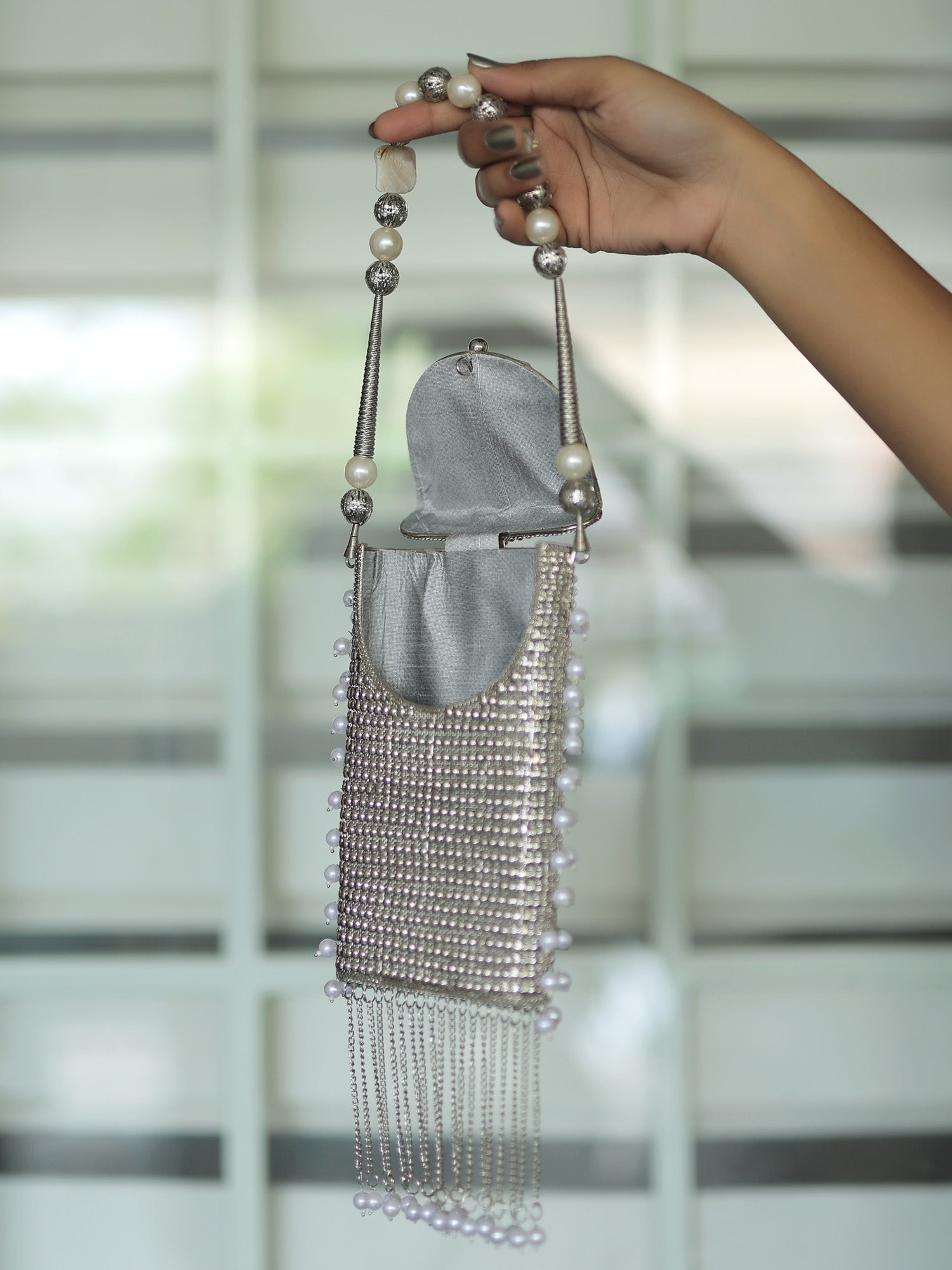 Ziena Silver Mobile Pouch