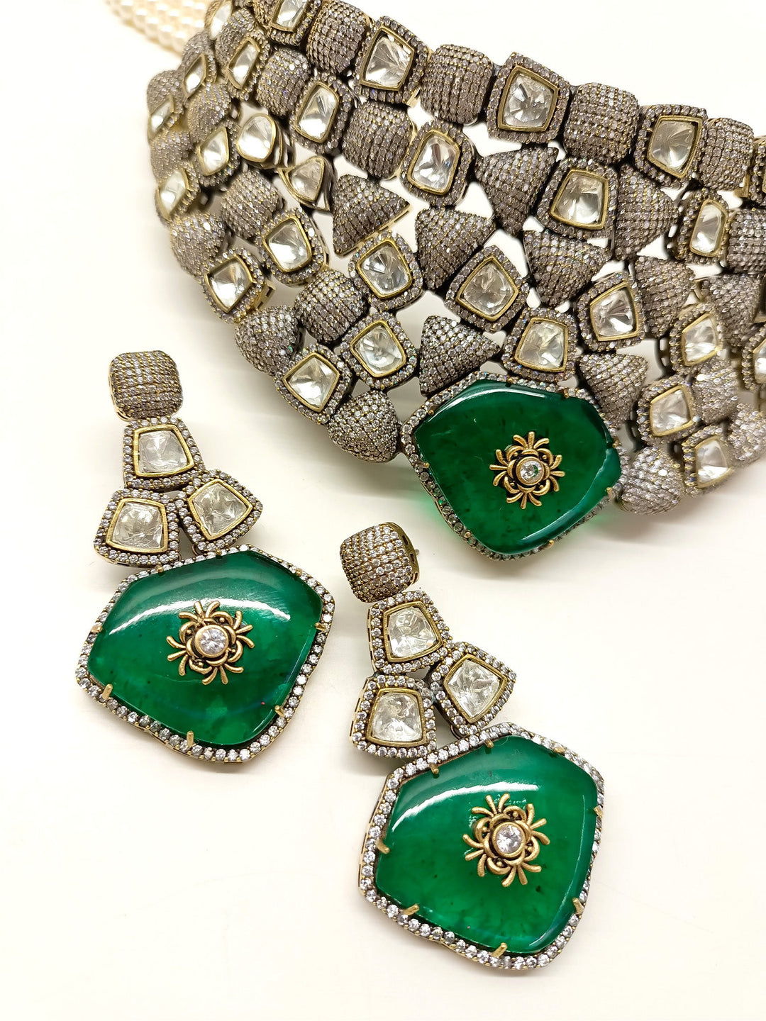 Gerbera Green Victorian Necklace Set