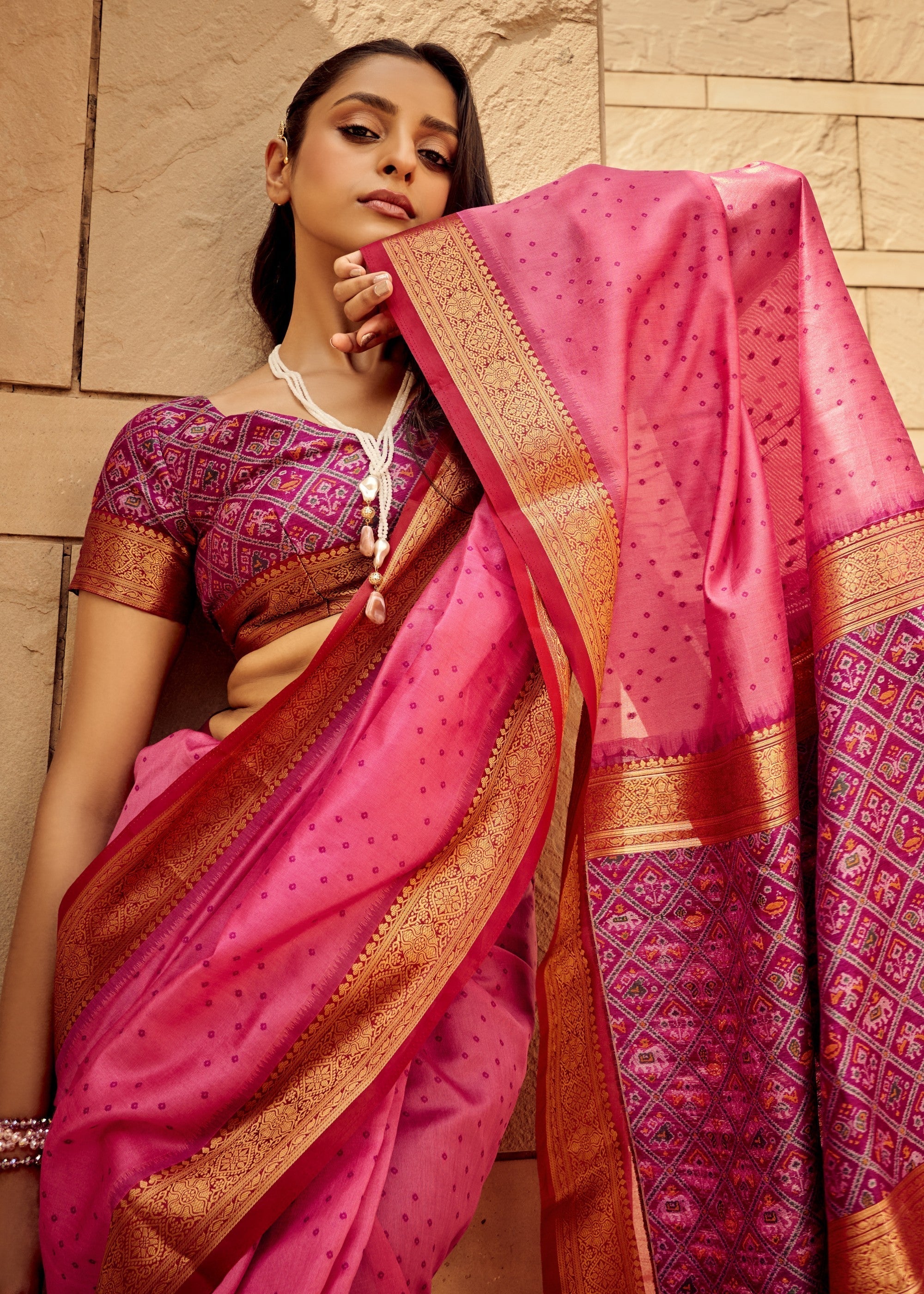 Pink Handloom Weaving Silk Saree - qivii