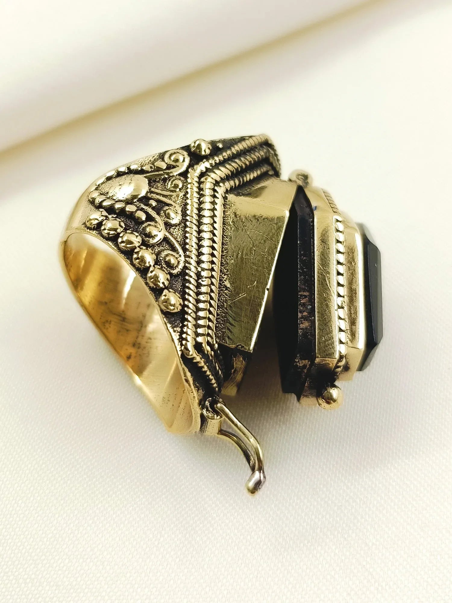Diya Purple Western Finger Ring