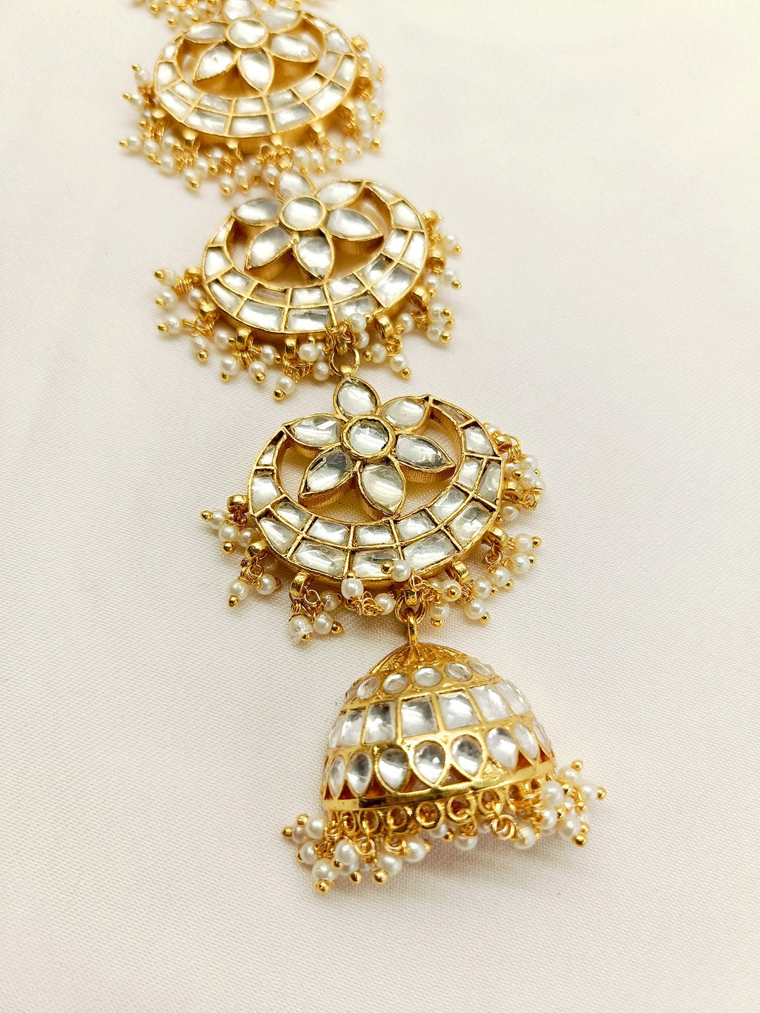 Shaweta White Braid Accessories In Kundan