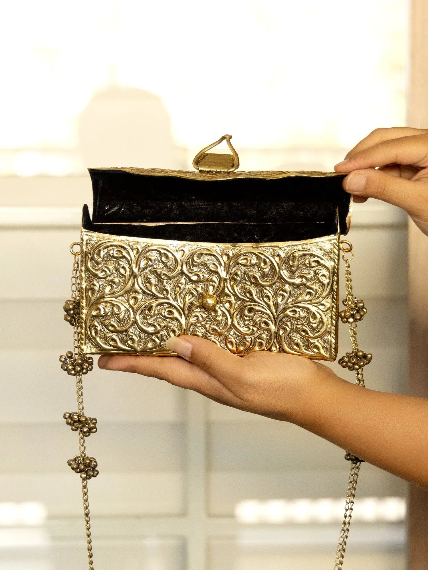 Kohinoor Golden Evening Clutch