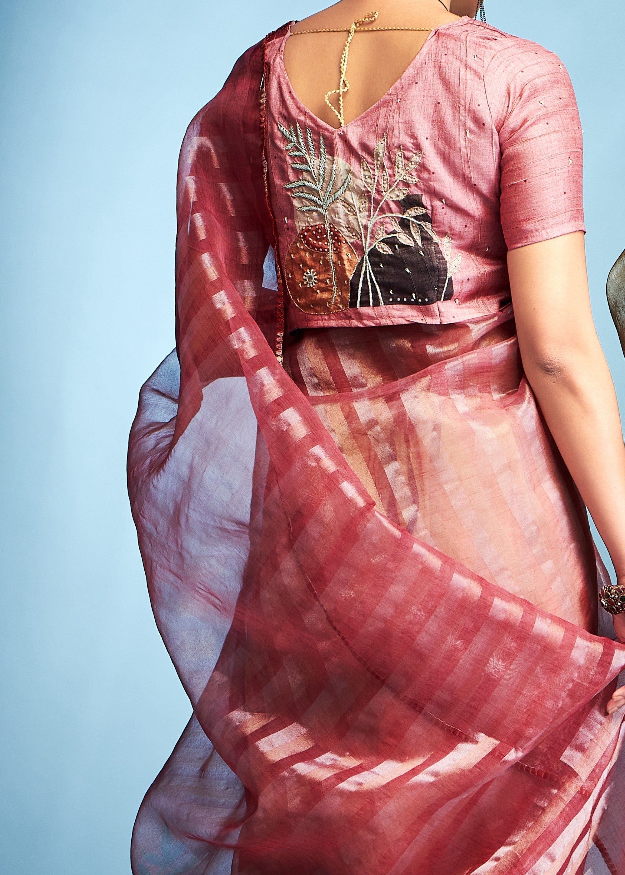 Candy Pink Tissue Silk Saree With Floral Print - qivii