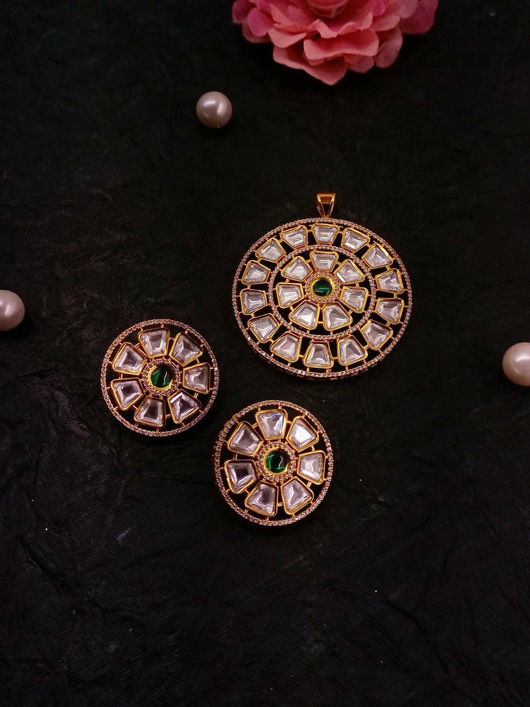 Vaishvi Green Kundan Round Pendant Set