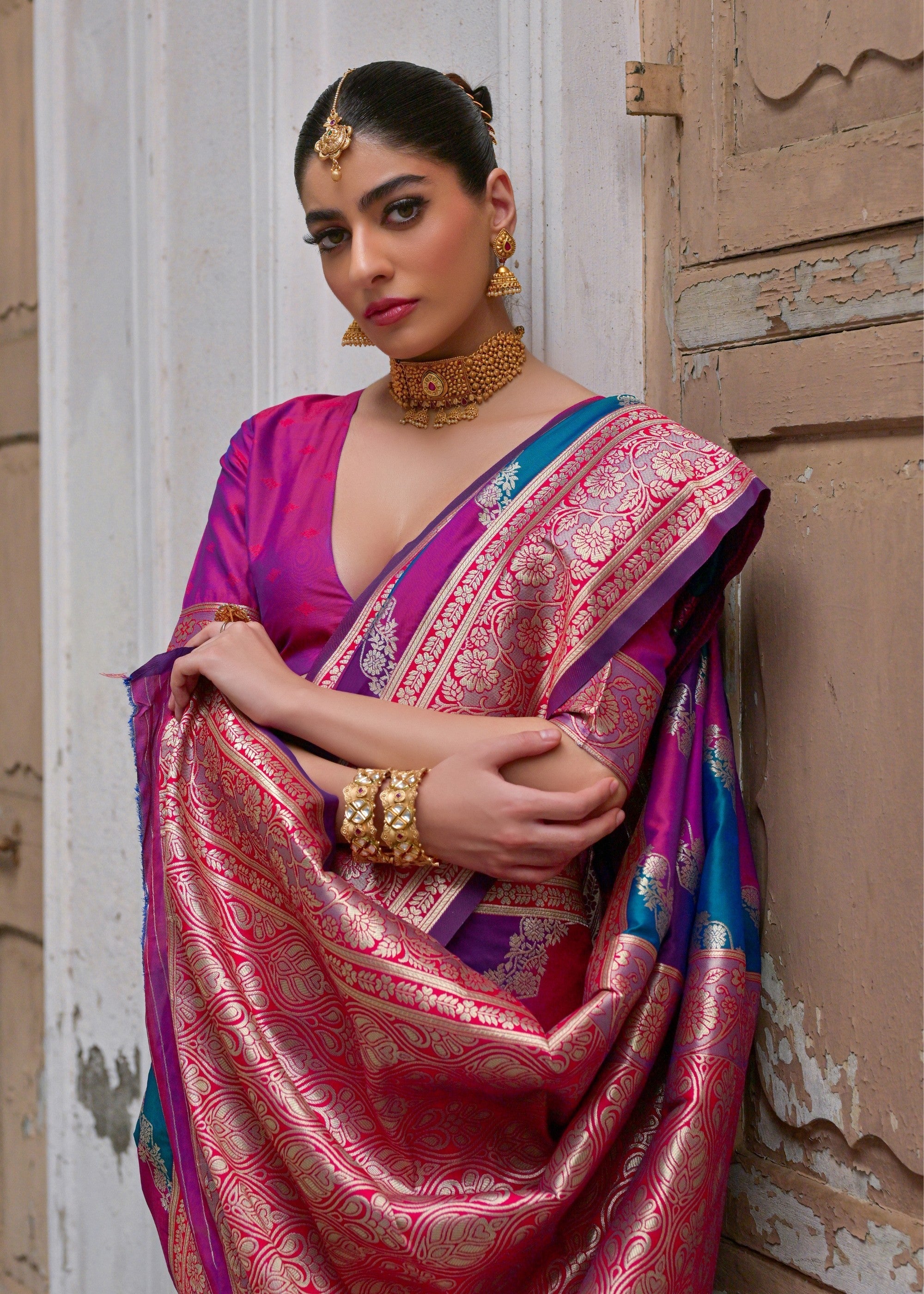 Pink Leriya Zari Woven Saree With Contrast Pallu - qivii
