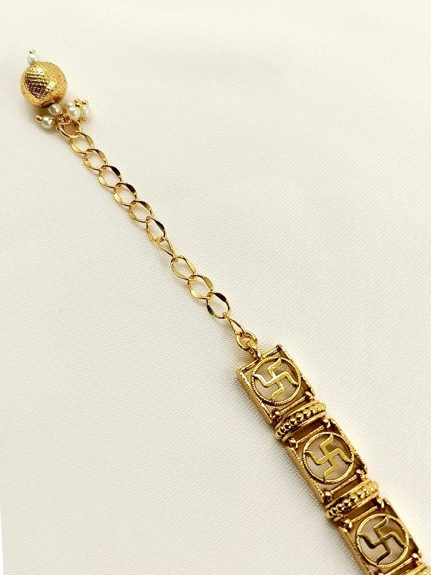 Yaasmin Red Kundan Bracelet