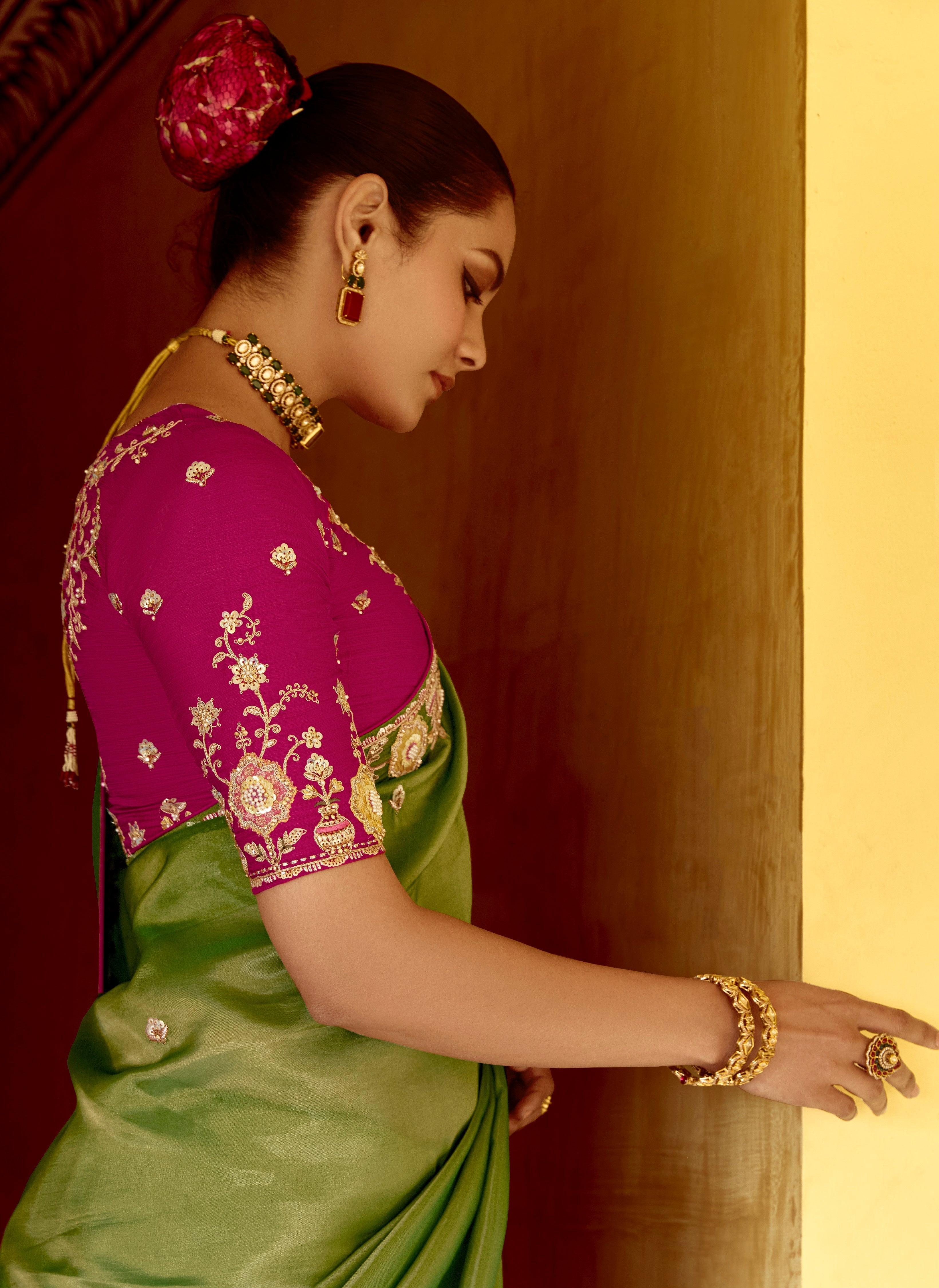 Green Fancy Fabric Beautified With Sequins ,Dhaga ,Thread Embroidered Work Saree - qivii