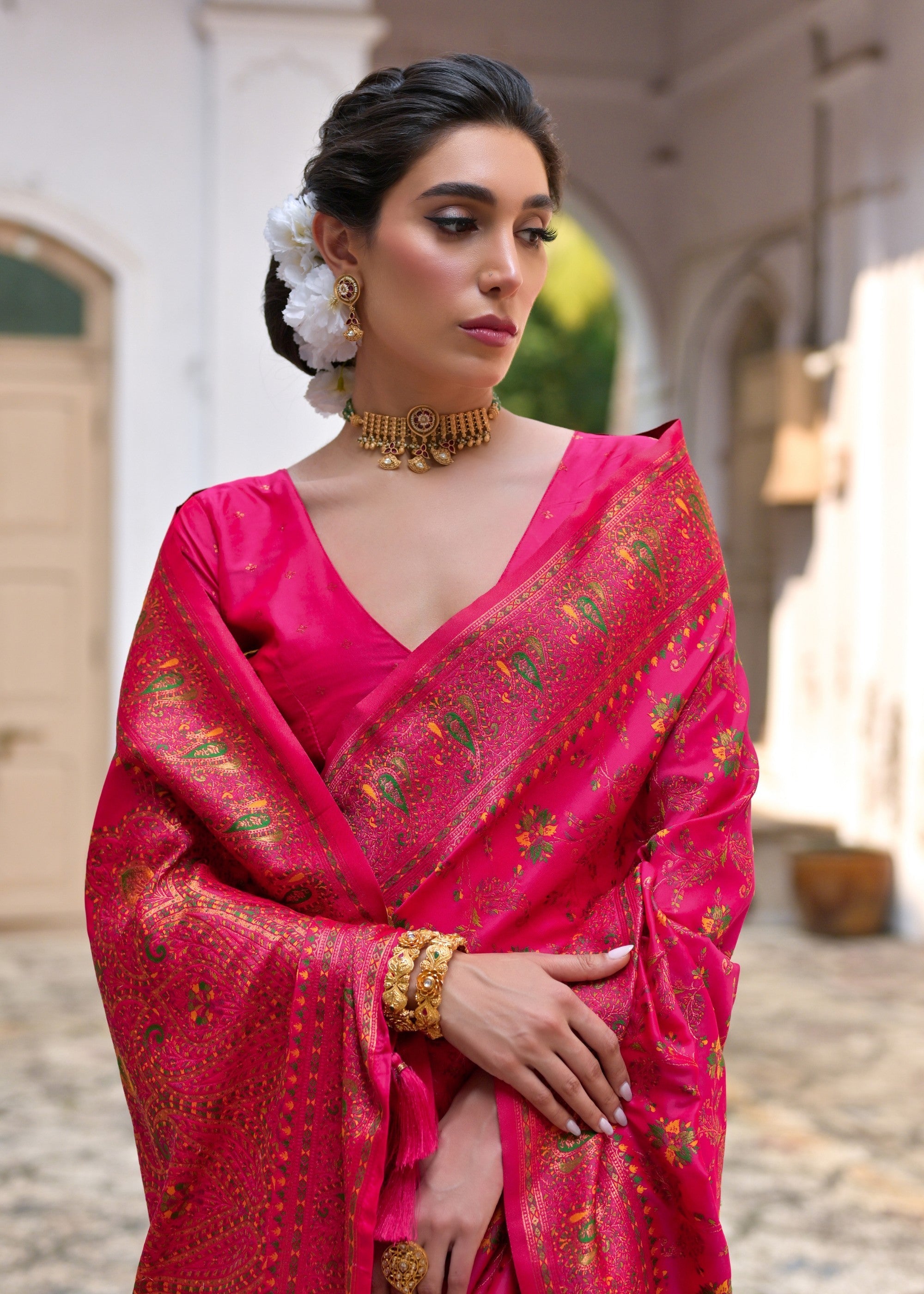 Pink Thread Woven Jal & Flower Silk Saree With Thread Woven Pallu - qivii
