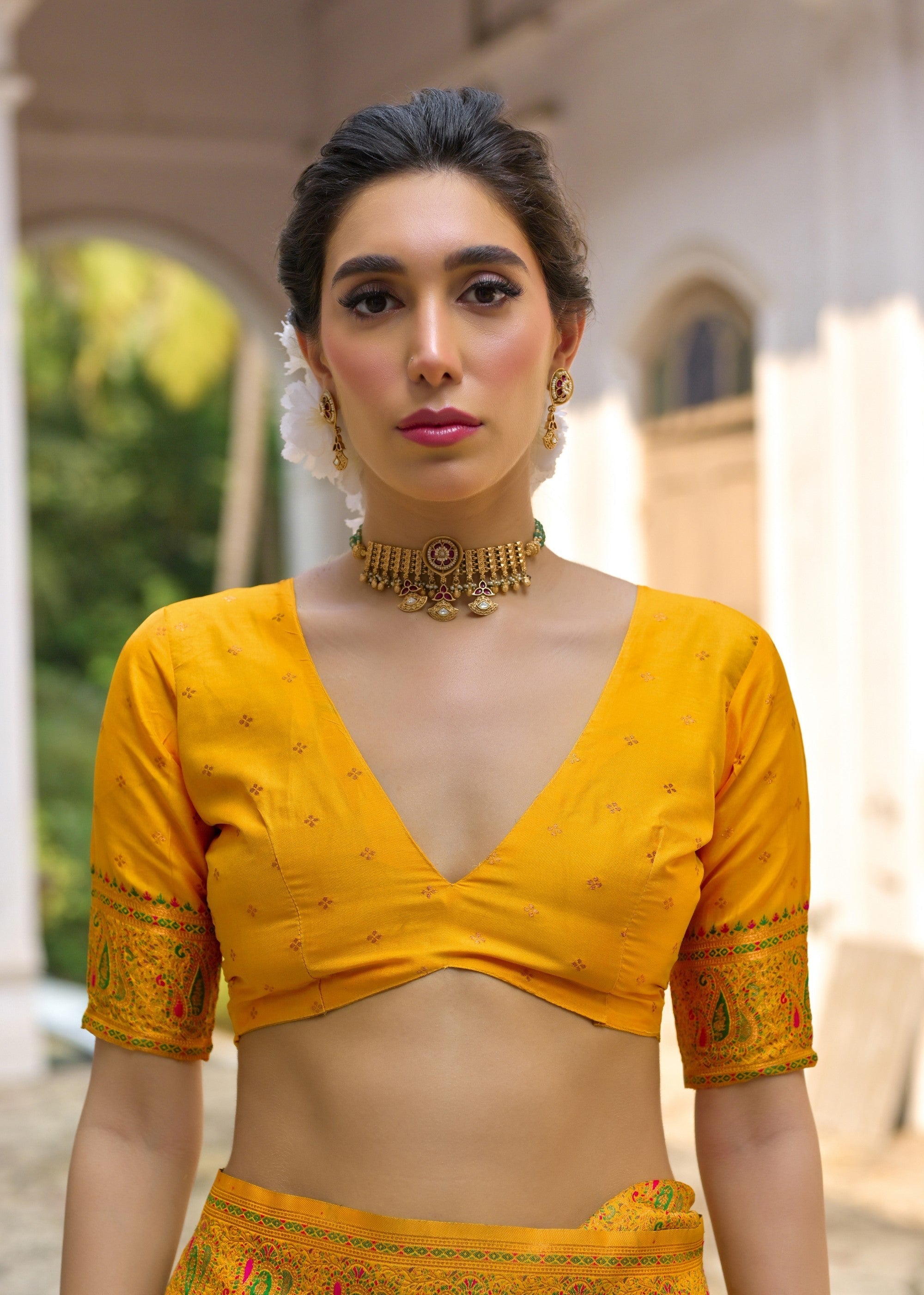 Yellow Thread Woven Jal & Flower Silk Saree With Thread Woven Pallu - qivii