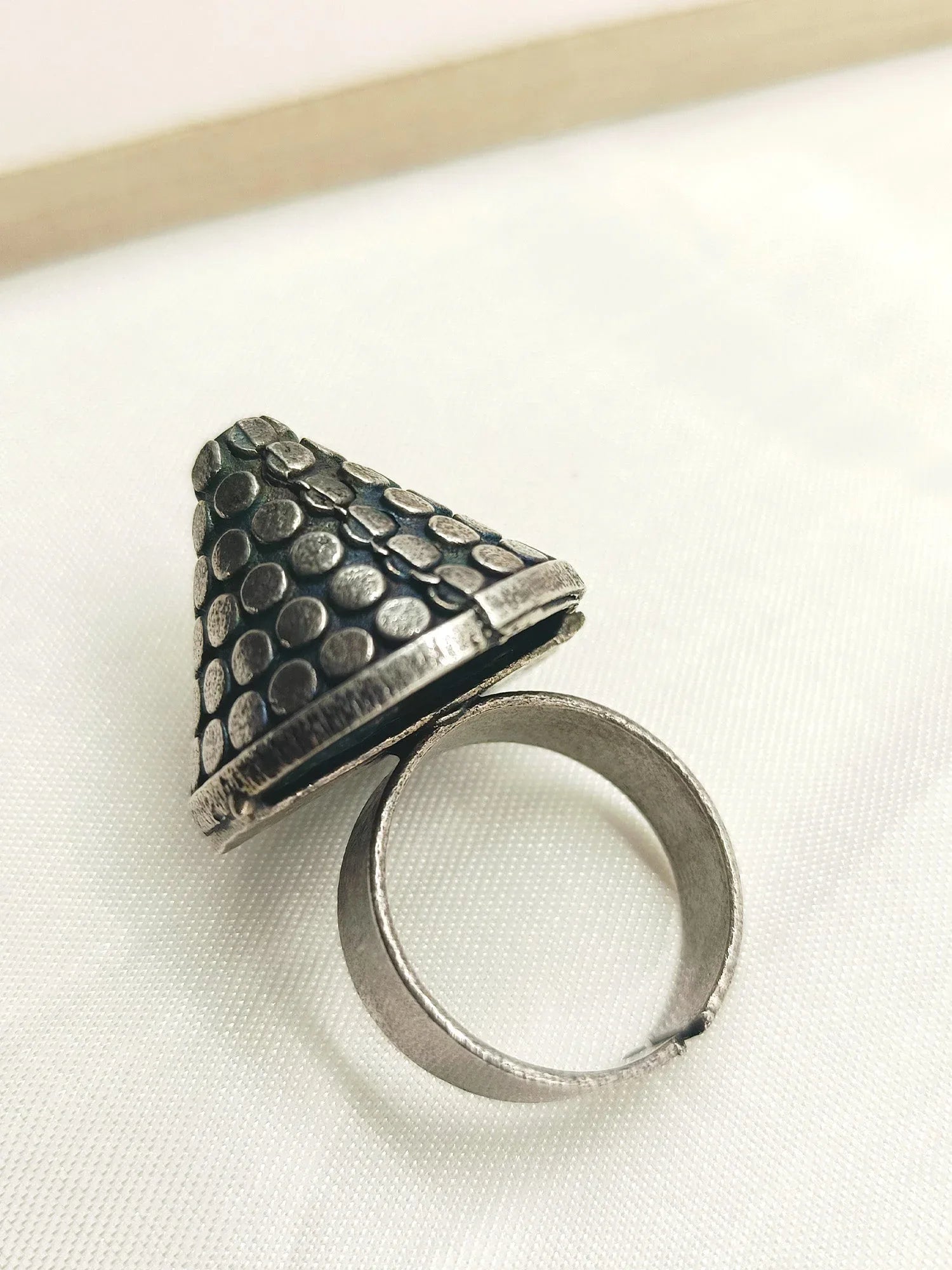 Ajmeri Plain Men's Finger Ring