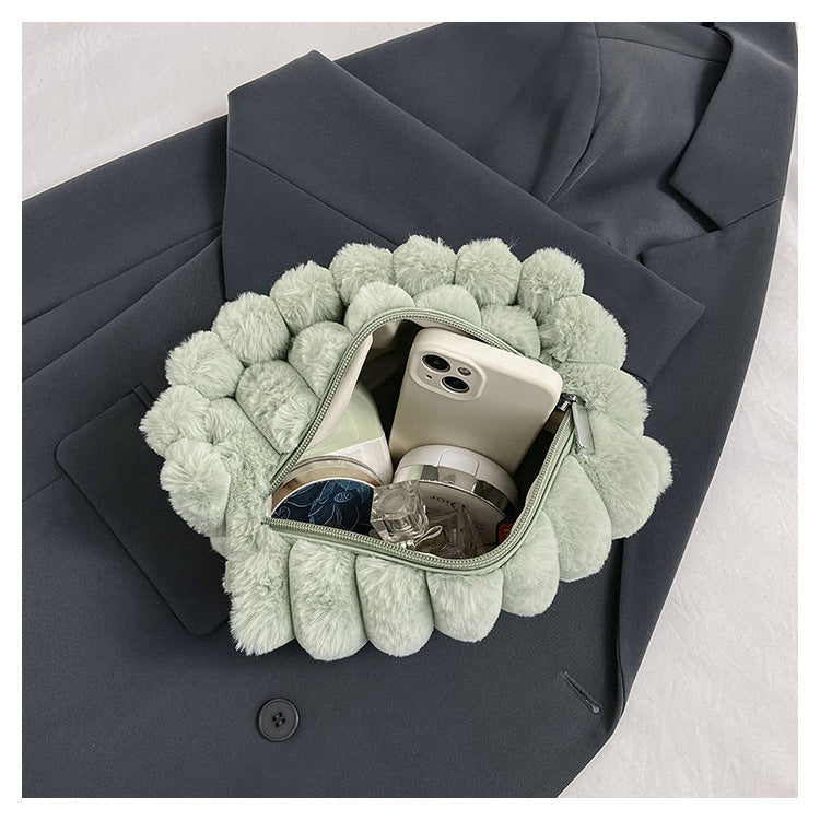 Women‘s Plush Tote & Crossbody Bag – Cloud-Like Soft Minimalist Purse for Everyday Chic