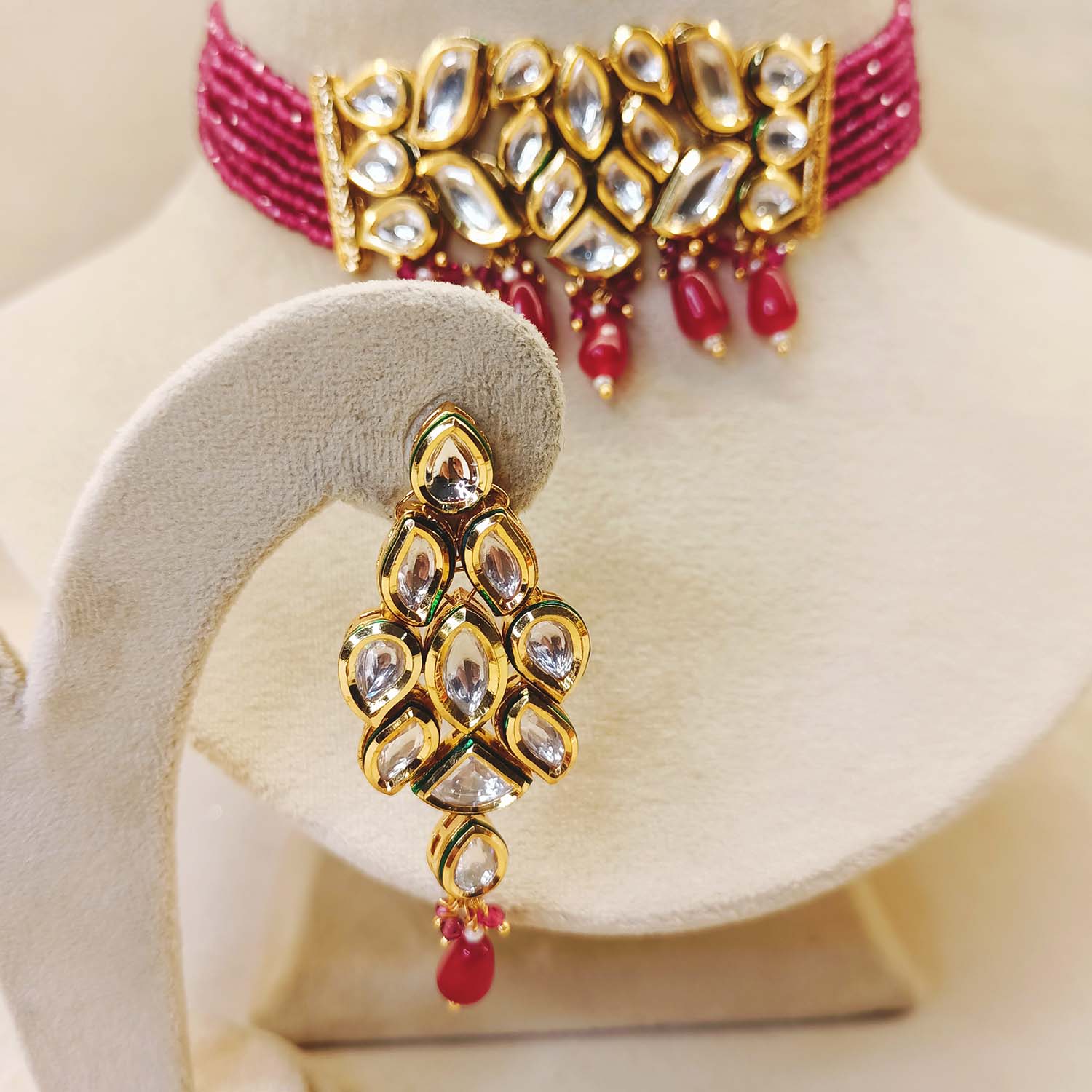 Mumtaaz Kundan Choker With Ruby Beads - qivii