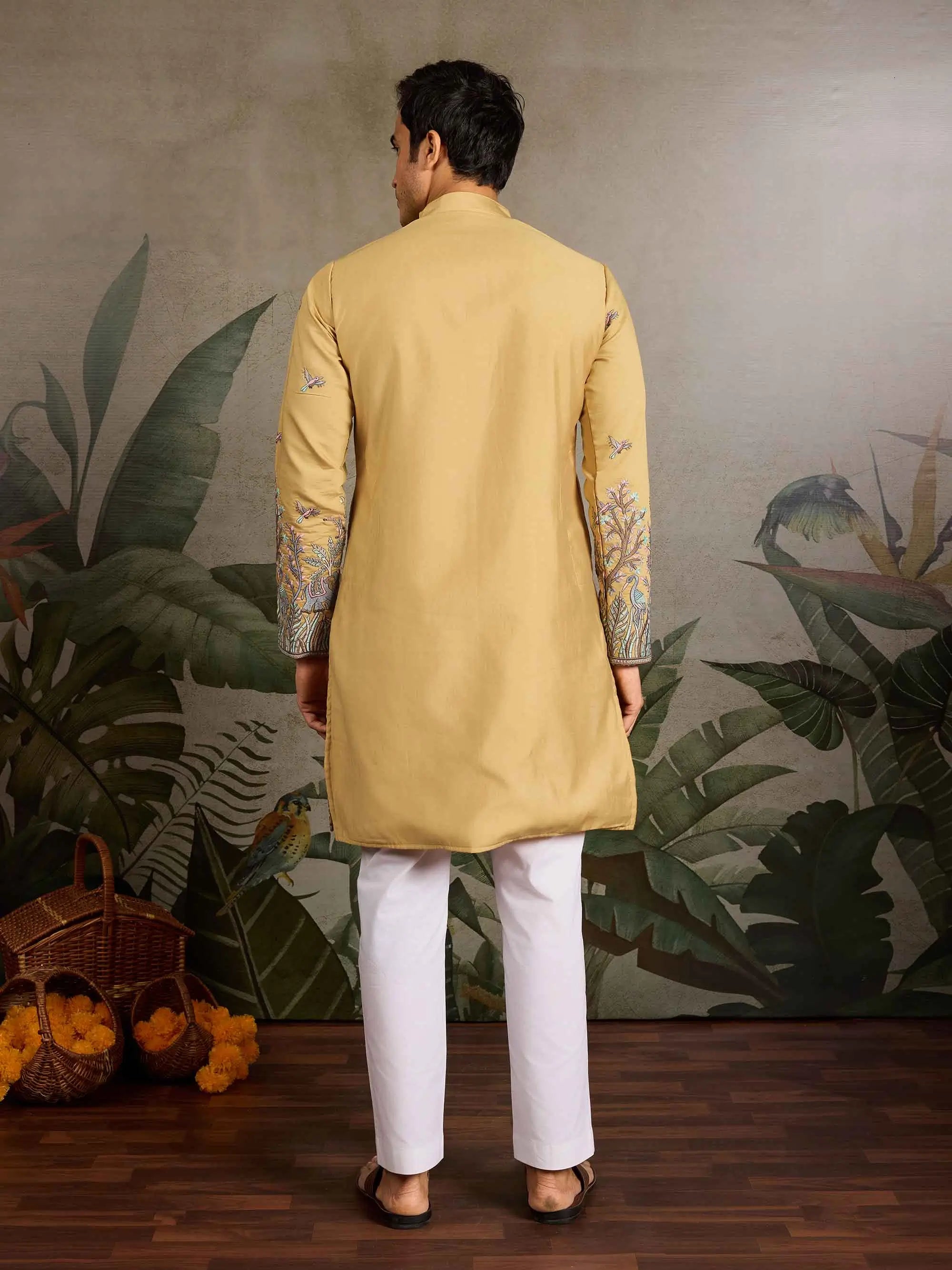 Yellow Kurta Set With Elephant Embroidery Motifs - qivii