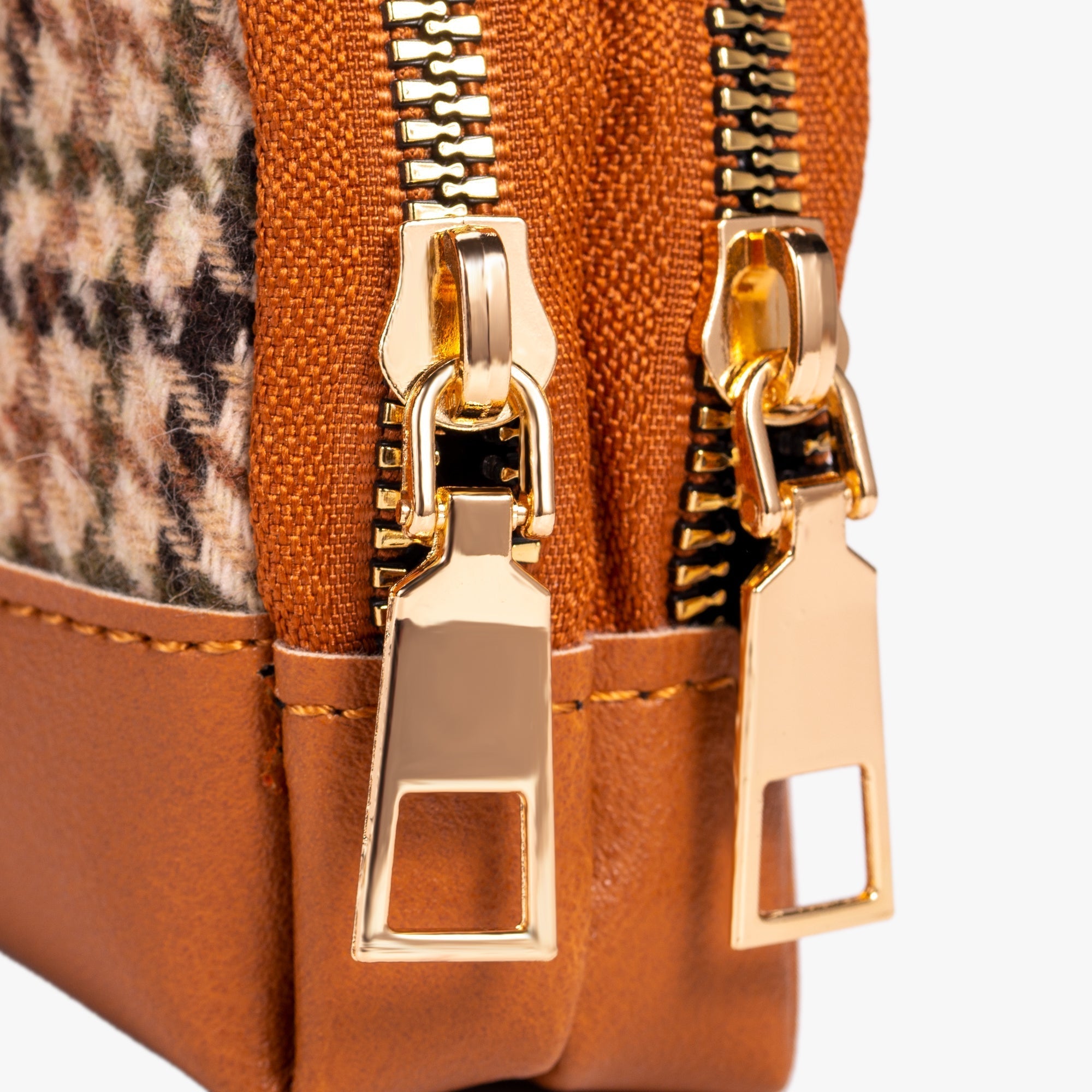Moya | Wallet  - By Qivii