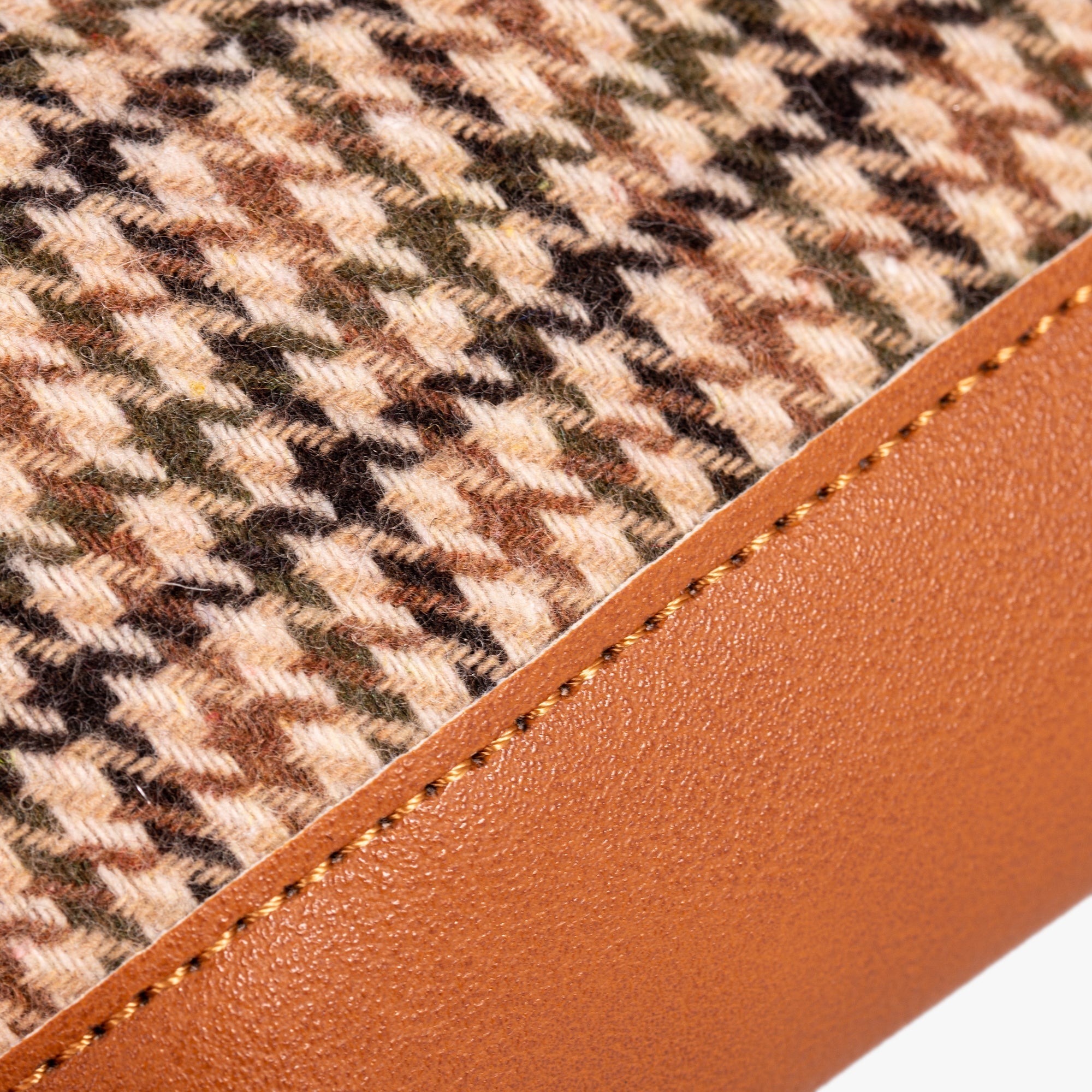 Moya | Wallet  - By Qivii