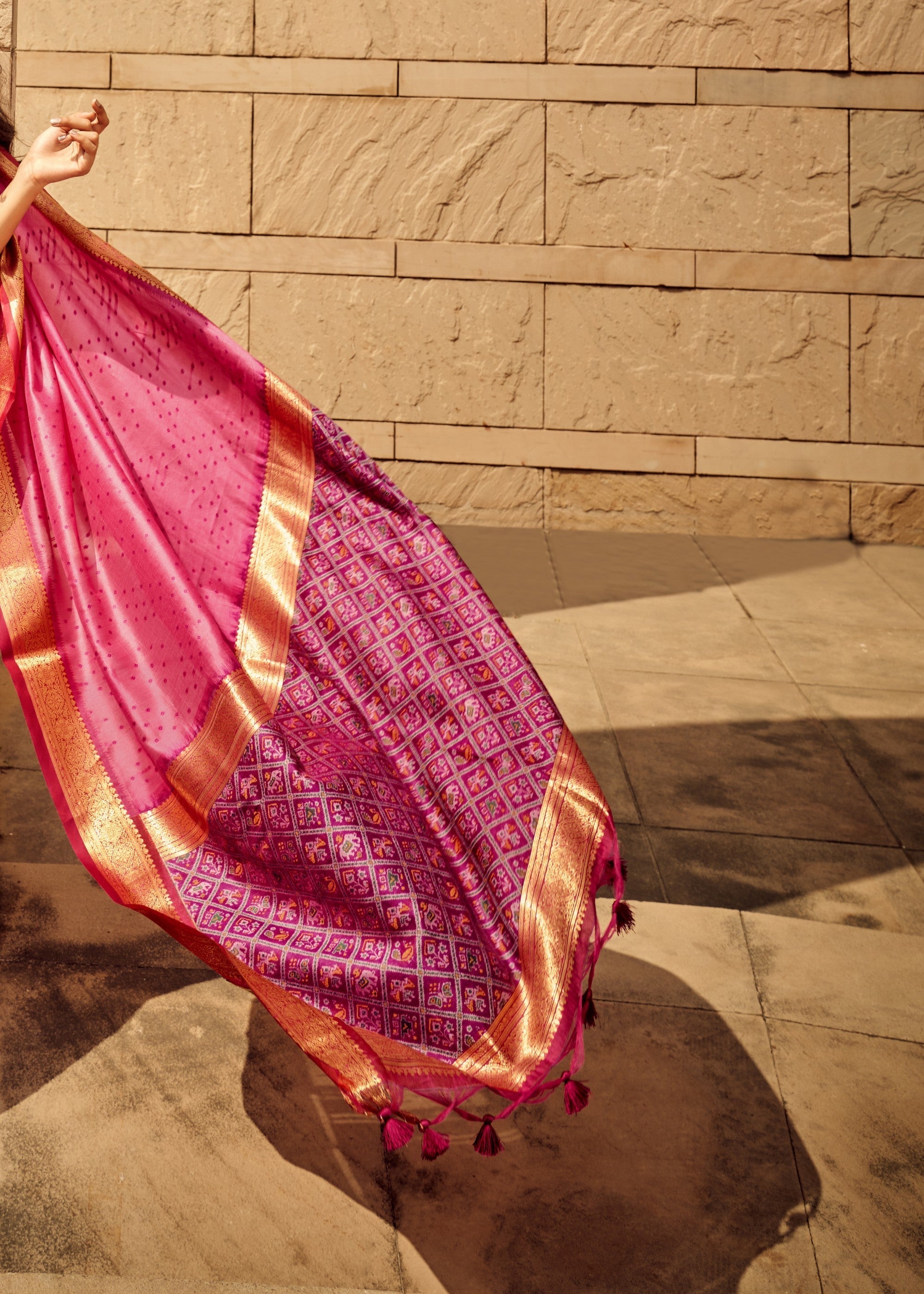 Pink Handloom Weaving Silk Saree - qivii