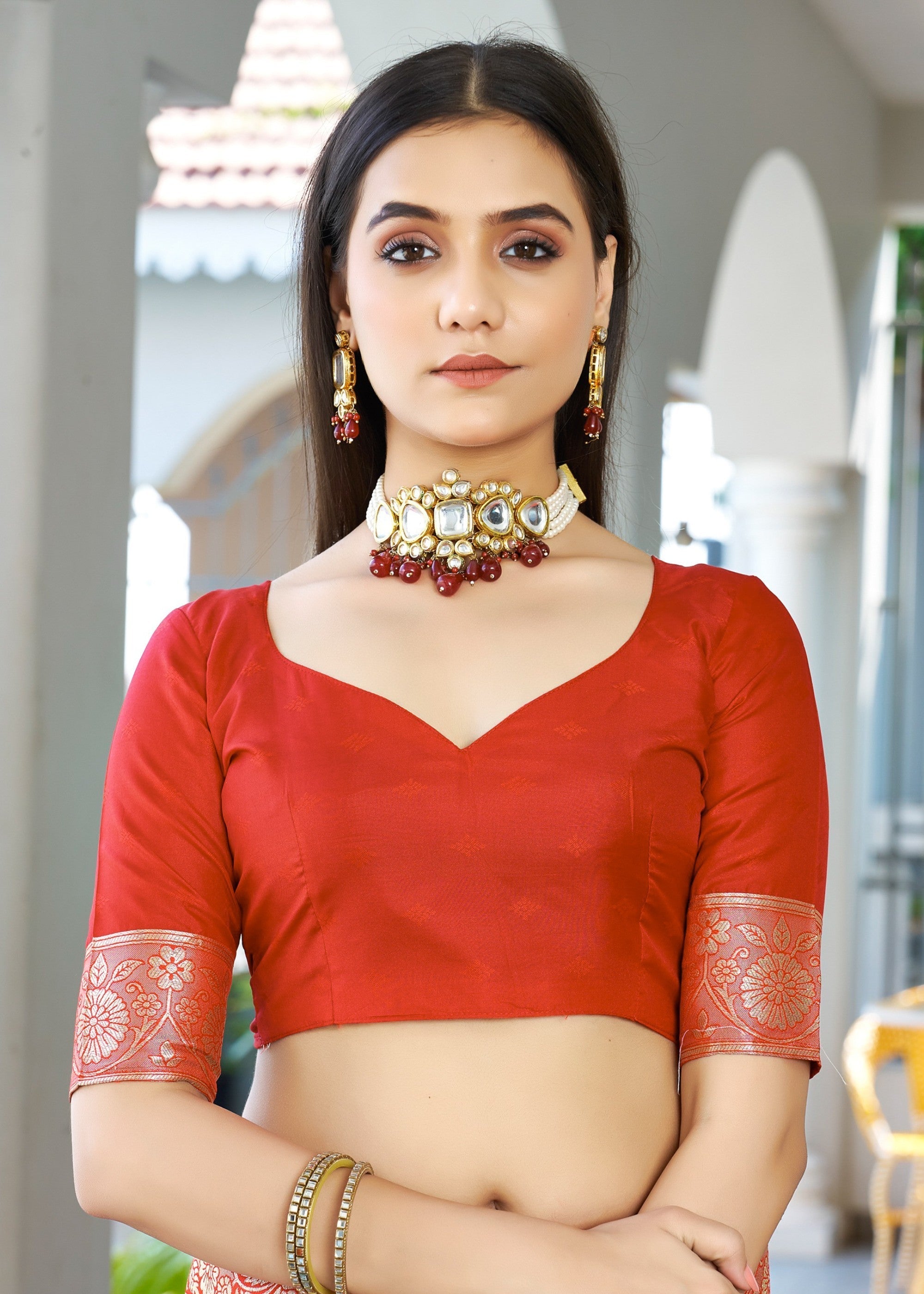 Red Leriya Zari Woven Banarasi Silk Saree With Contrast Pallu - qivii